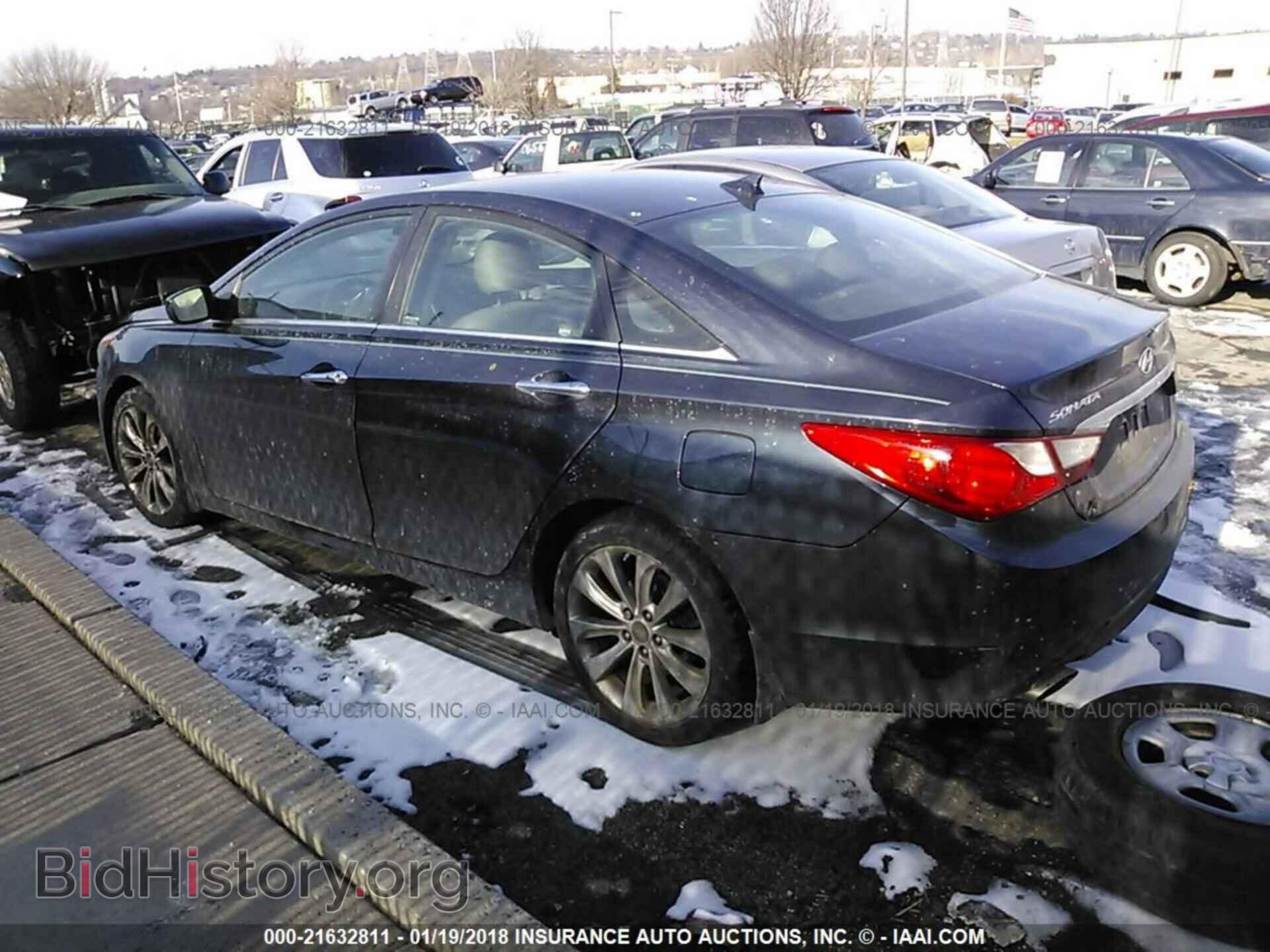 2012 Hyundai Sonata - VIN: 5NPEC4AC1CH385573 - Фото 3