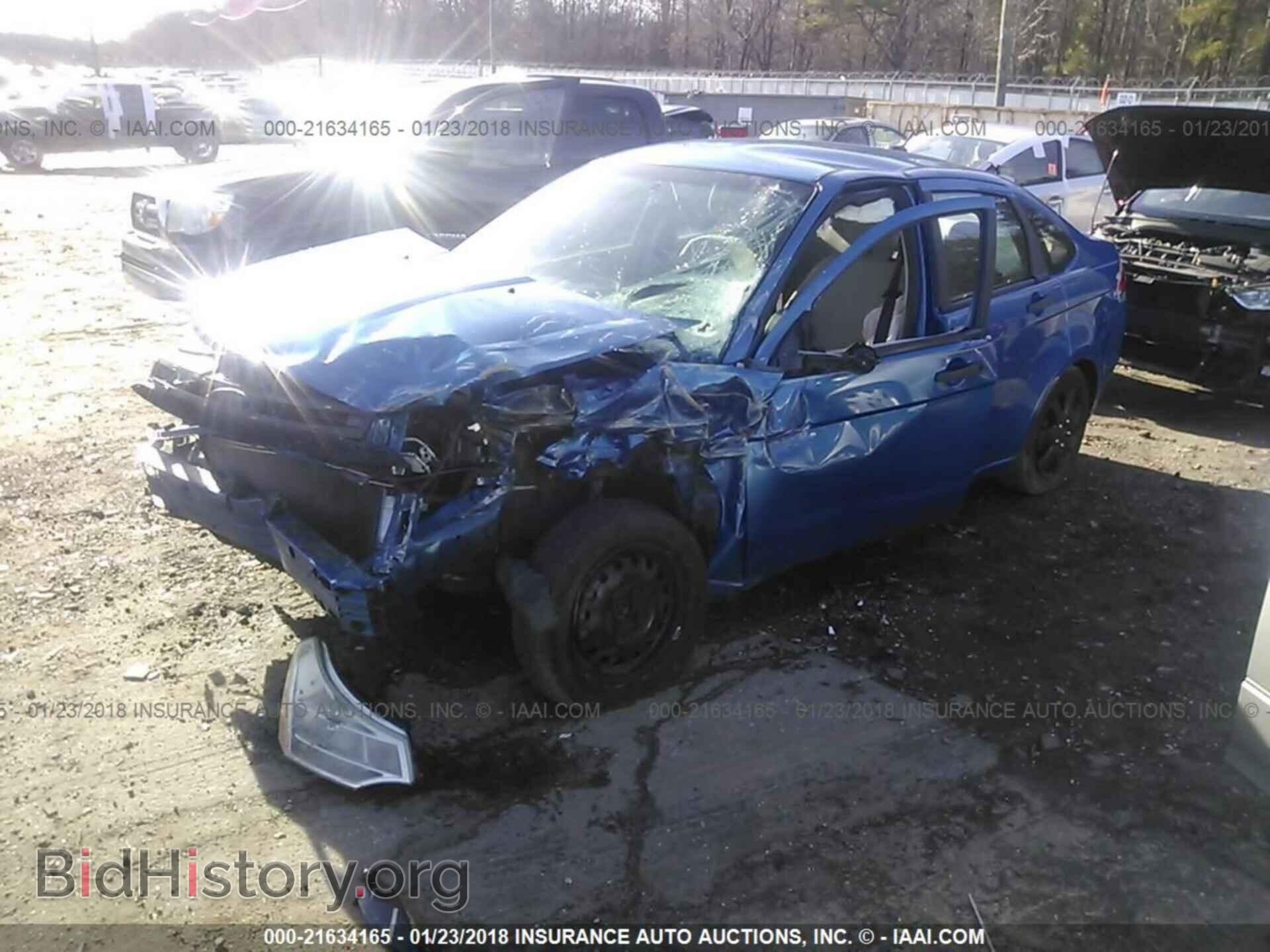 2011 Ford Focus - VIN: 1FAHP3EN9BW134869 - Фото 2