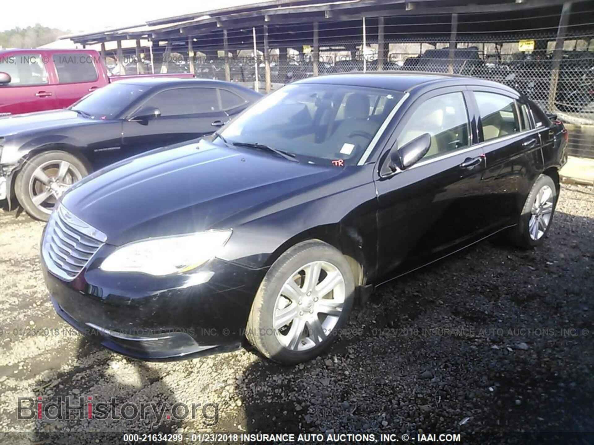 2013 Chrysler 200 - VIN: 1C3CCBBB0DN538970 - Photo 2
