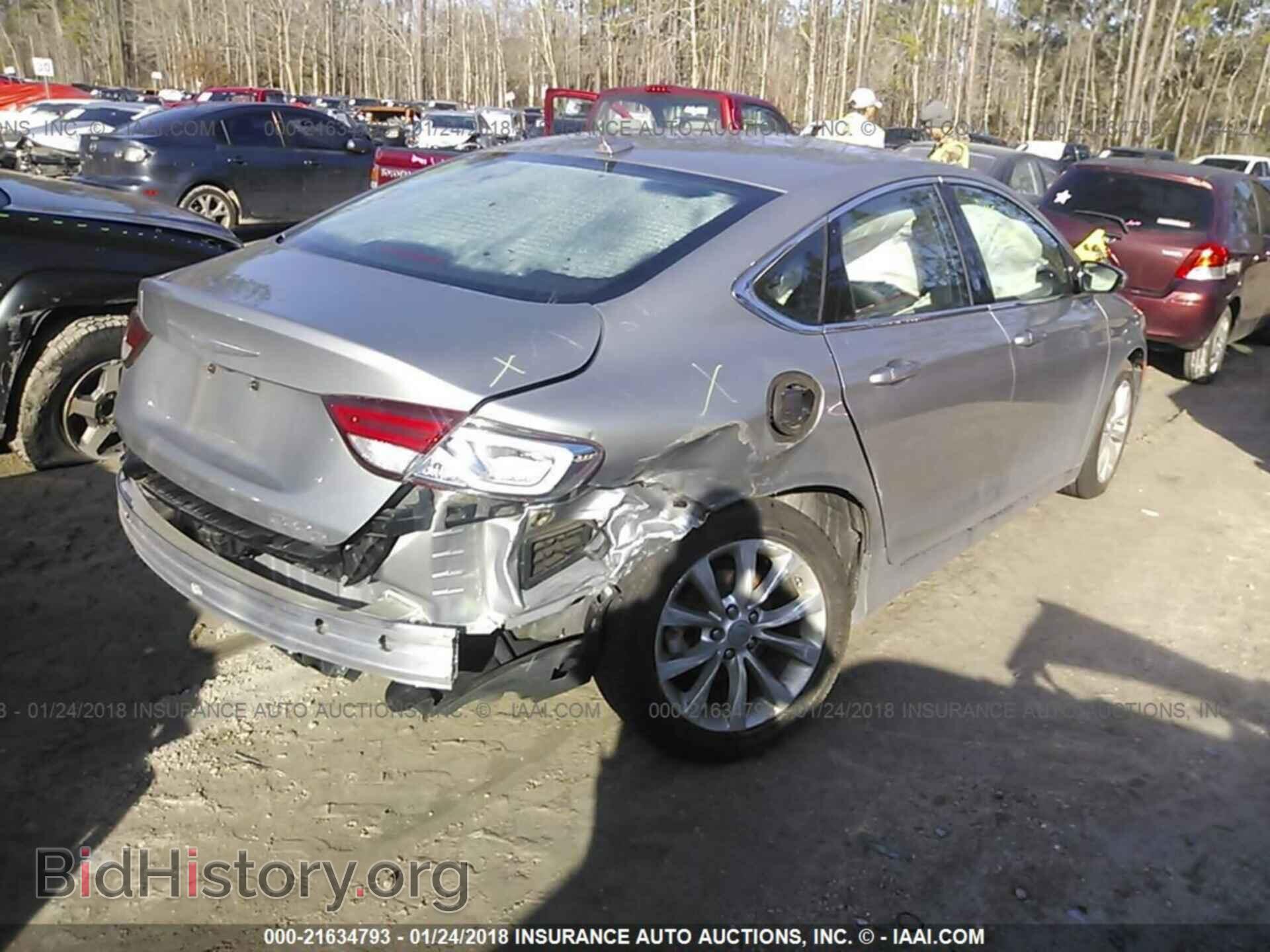 2015 Chrysler 200 - VIN: 1C3CCCCG1FN515409 - Photo 4