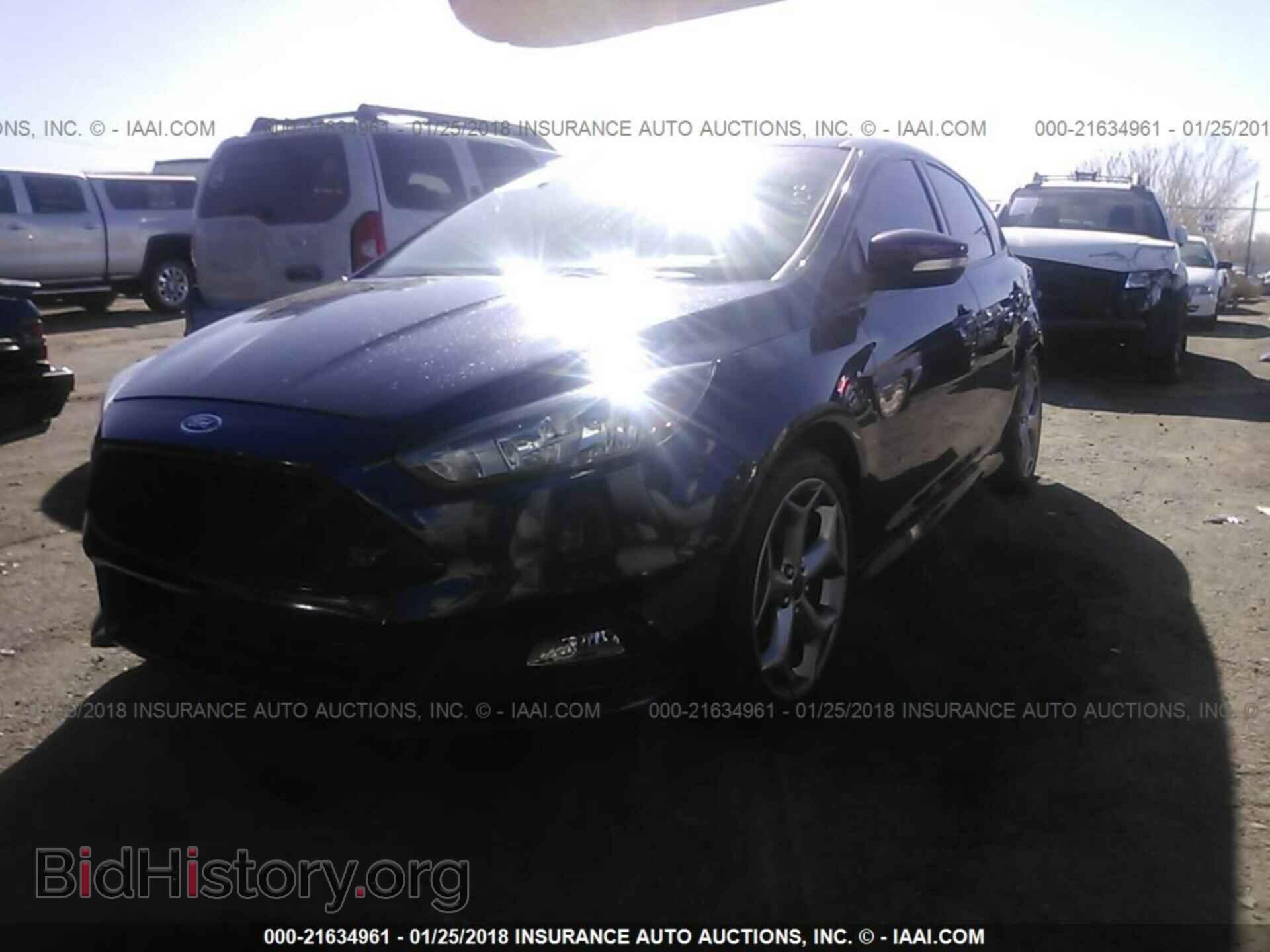 2016 Ford Focus - VIN: 1FADP3L97GL245952 - Photo 2