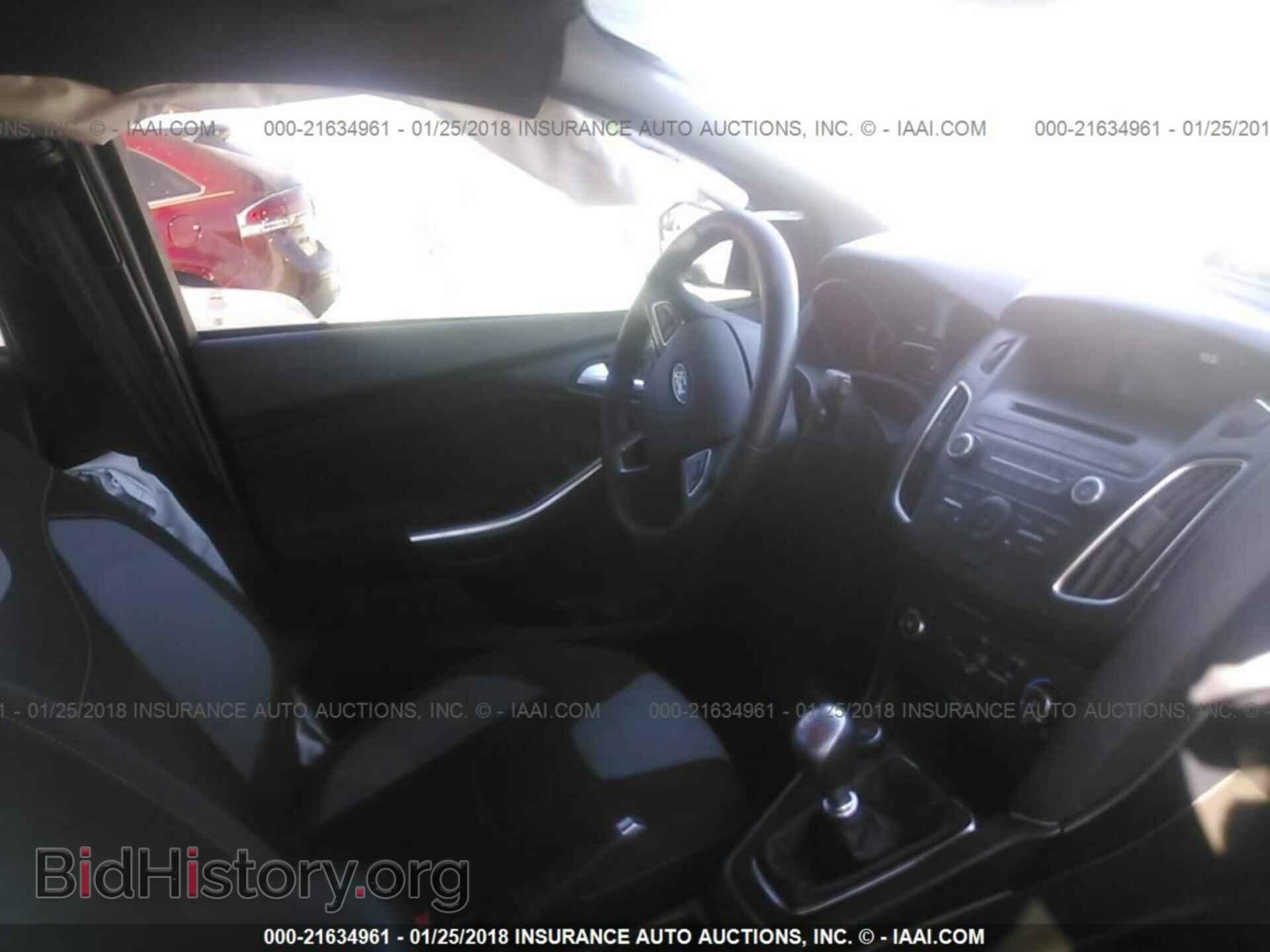 2016 Ford Focus - VIN: 1FADP3L97GL245952 - Photo 5