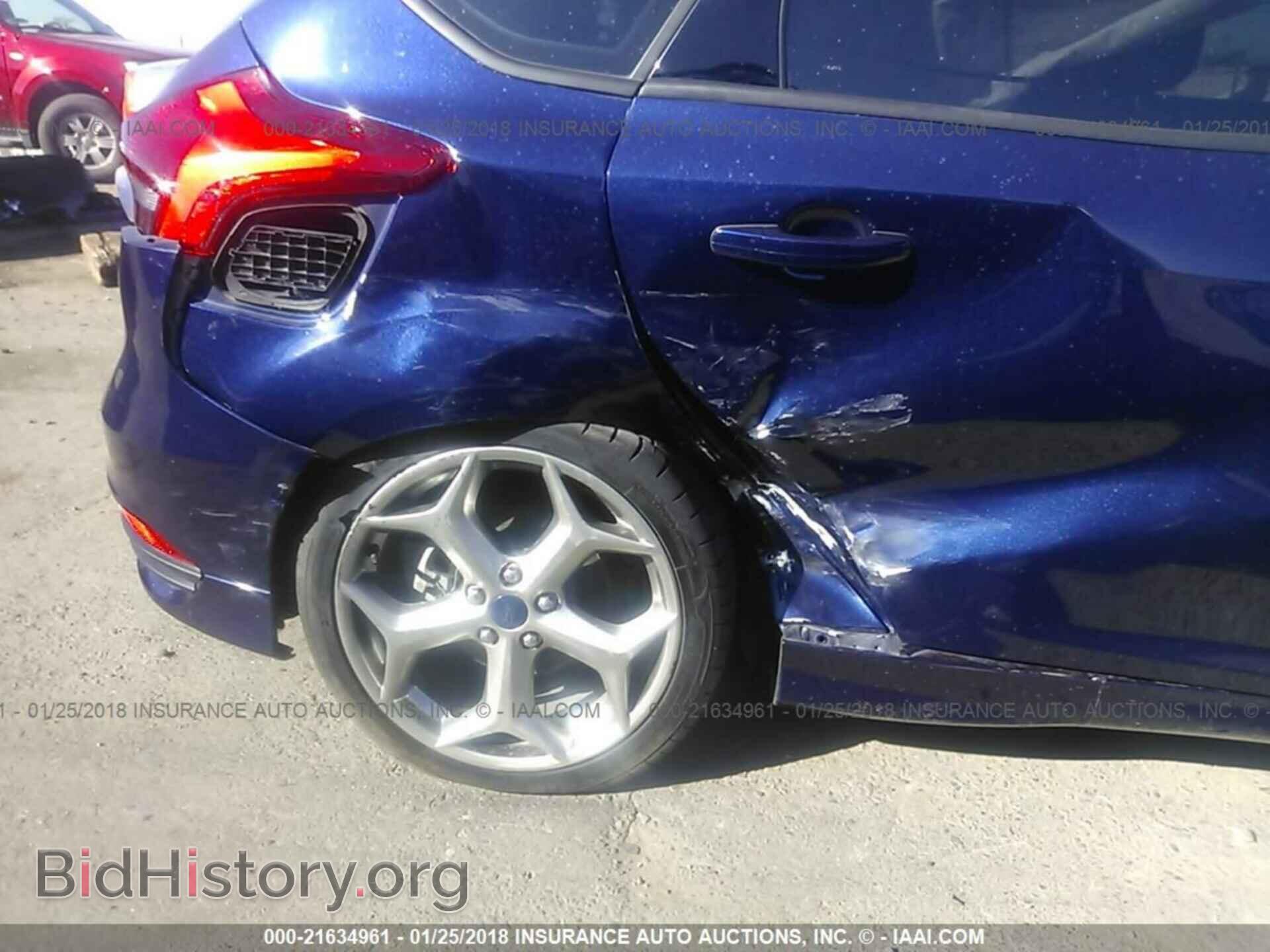 2016 Ford Focus - VIN: 1FADP3L97GL245952 - Photo 6