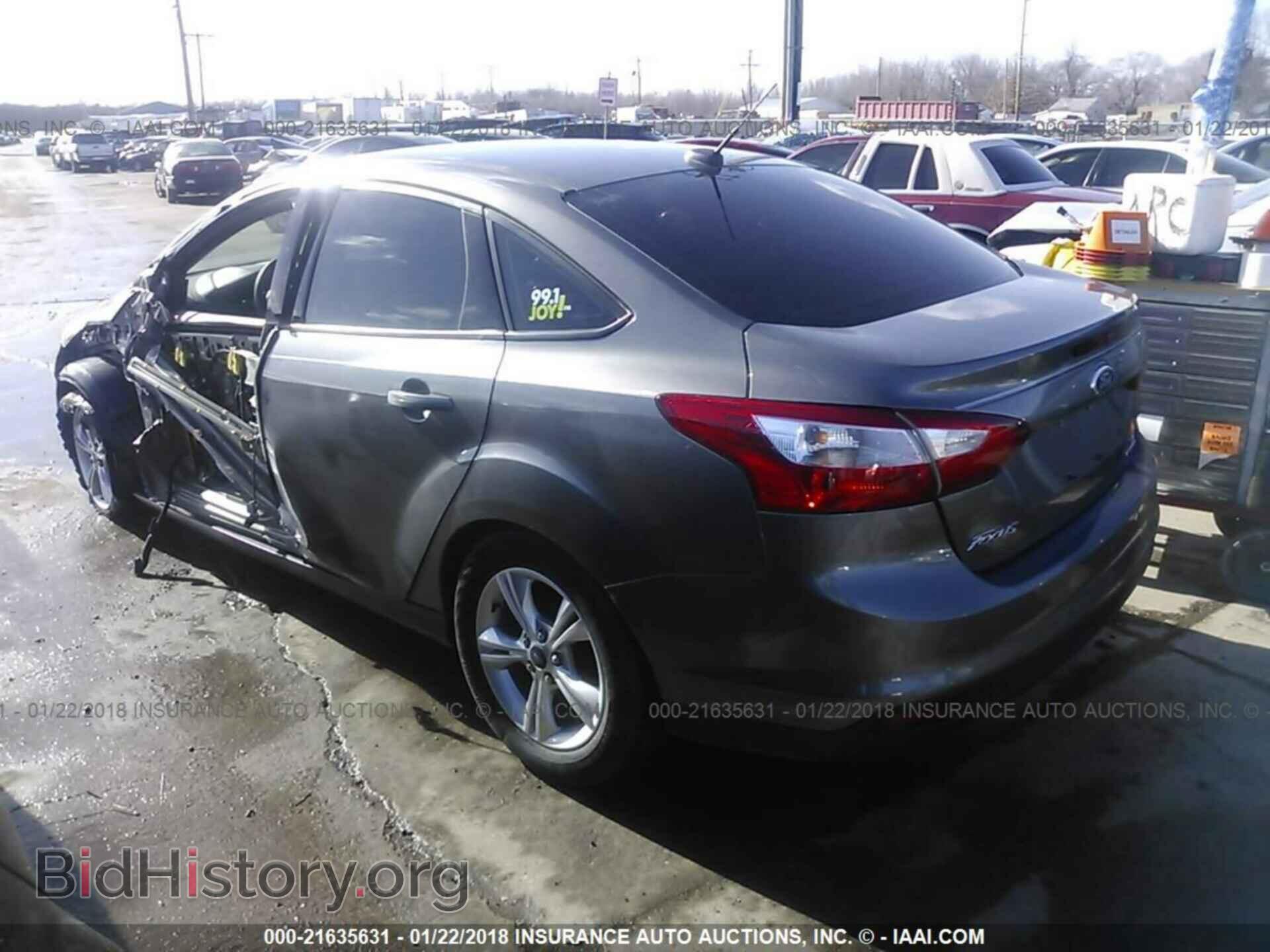 2014 Ford Focus - VIN: 1FADP3F20EL208978 - Photo 3
