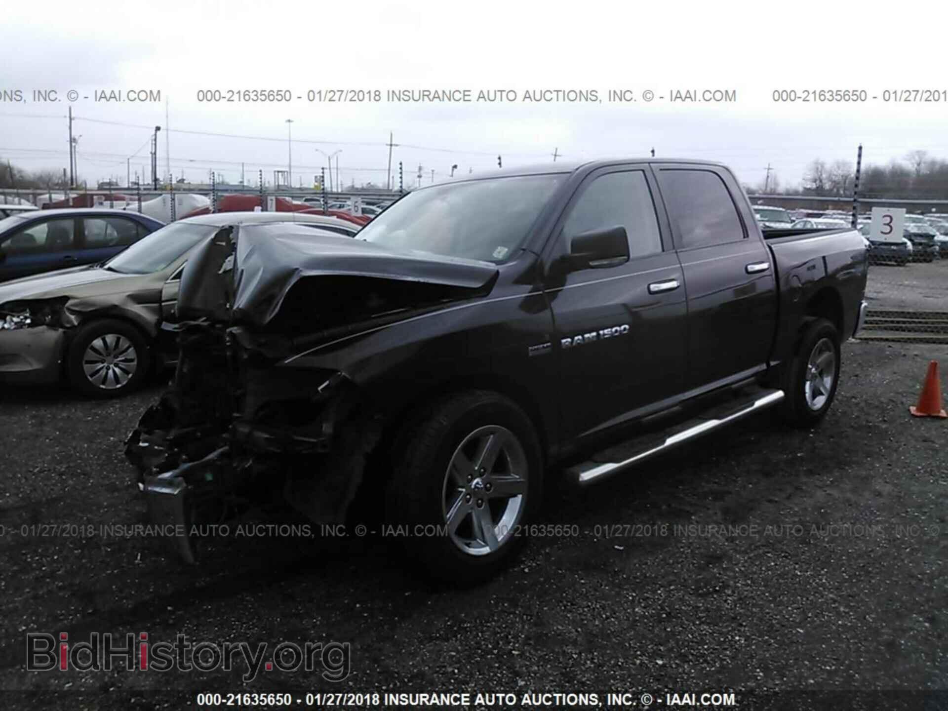 2011 Dodge Ram 1500 - VIN: 1D7RB1CT3BS611943 - Photo 2