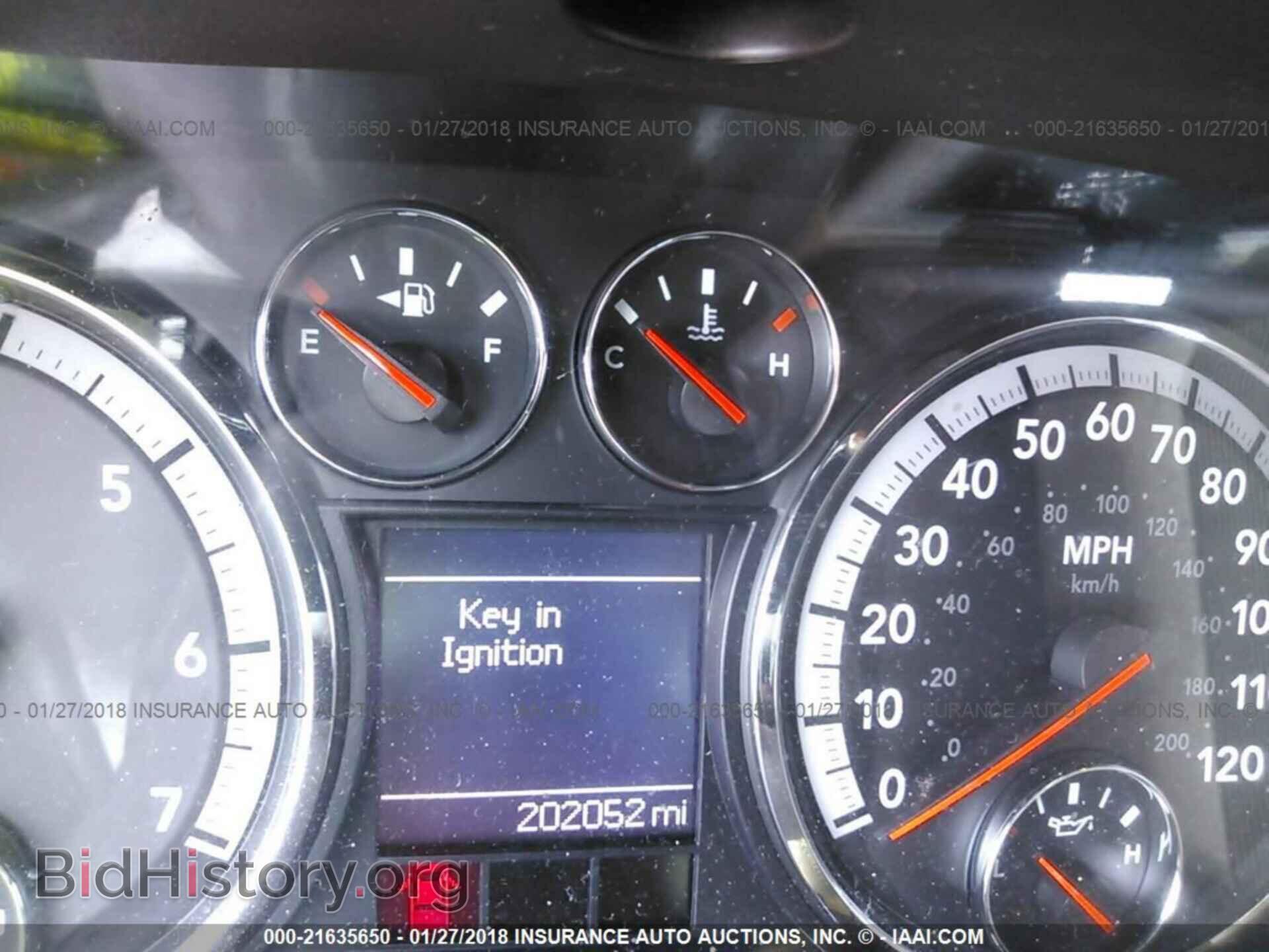 2011 Dodge Ram 1500 - VIN: 1D7RB1CT3BS611943 - Photo 7