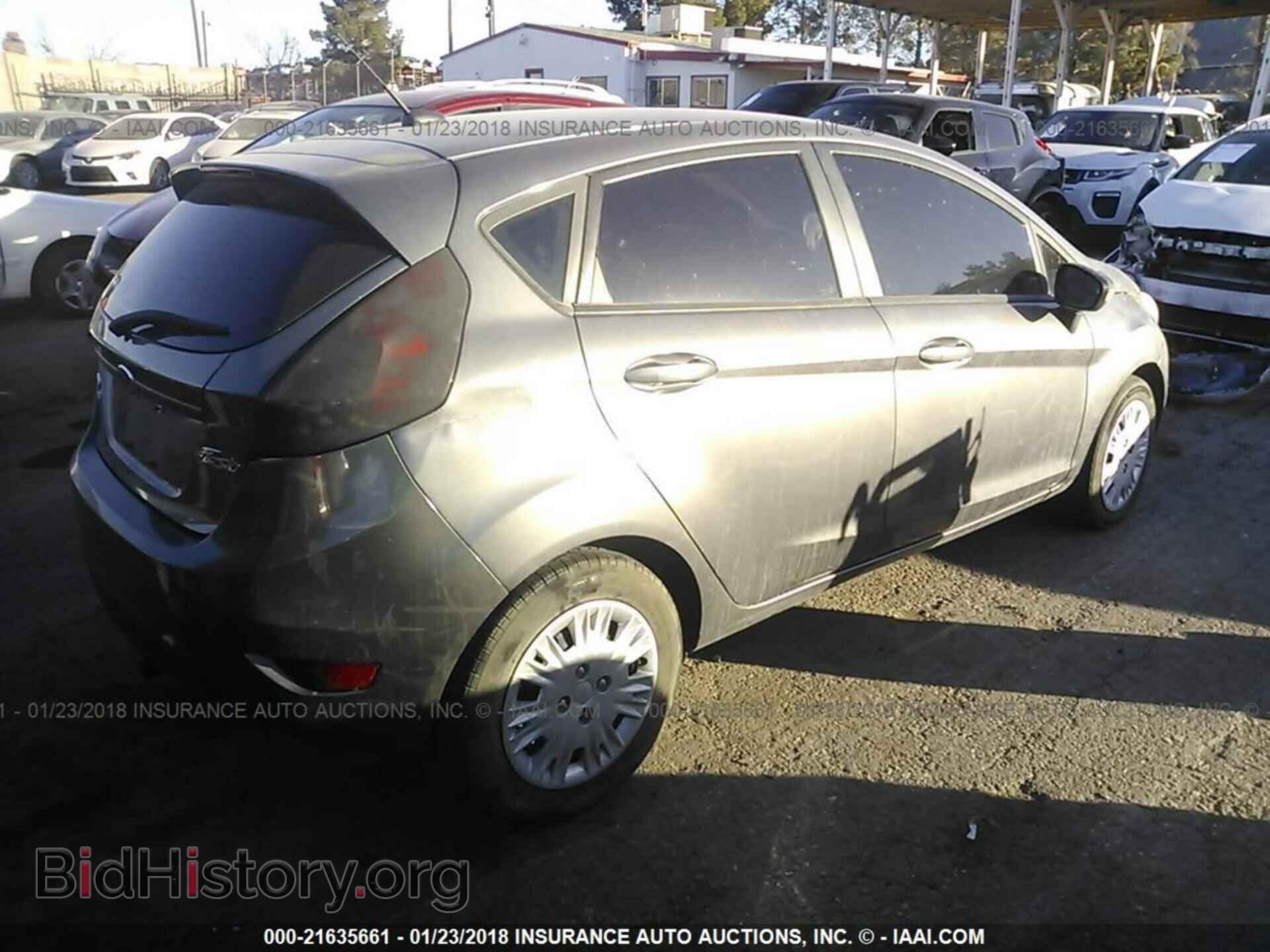 2014 Ford Fiesta - VIN: 3FADP4EE9EM174555 - Фото 4