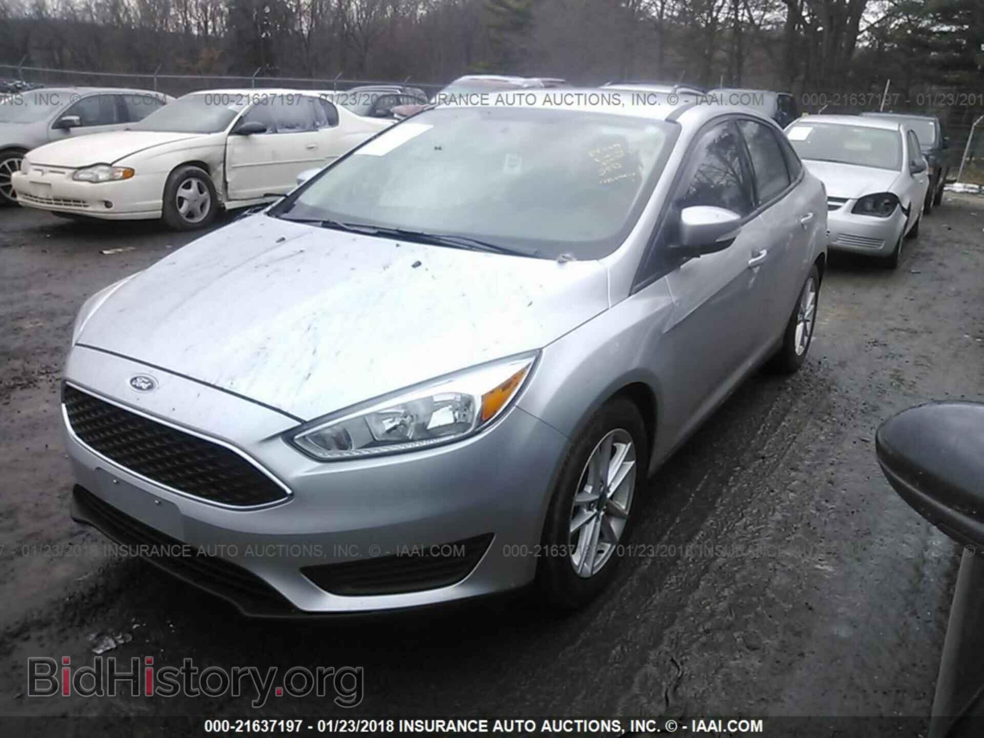2016 Ford Focus - VIN: 1FADP3F22GL370811 - Фото 2