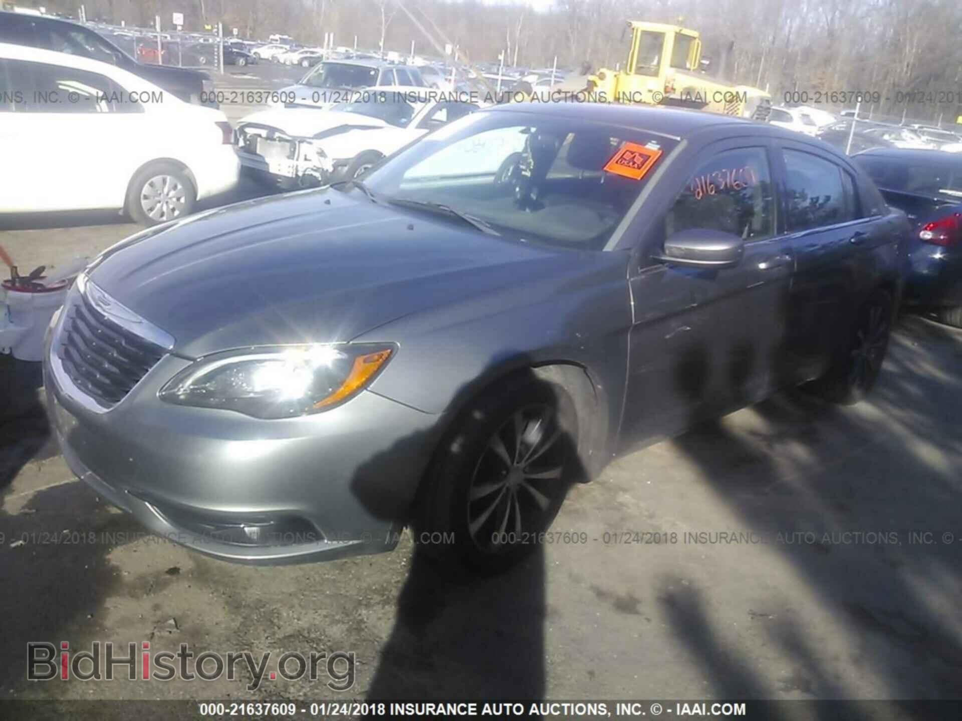 2013 Chrysler 200 - VIN: 1C3CCBBG6DN747416 - Photo 2