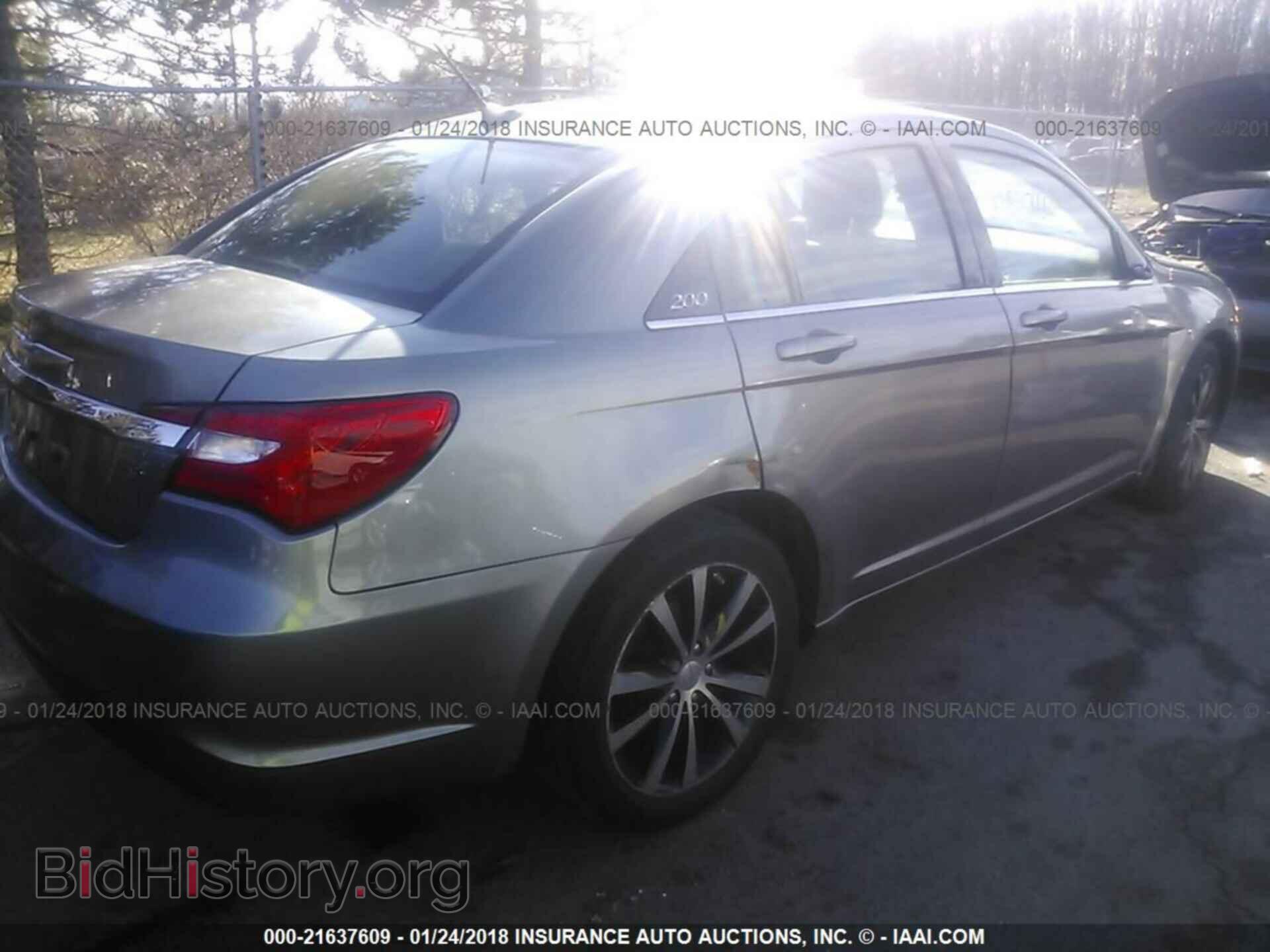 2013 Chrysler 200 - VIN: 1C3CCBBG6DN747416 - Photo 4