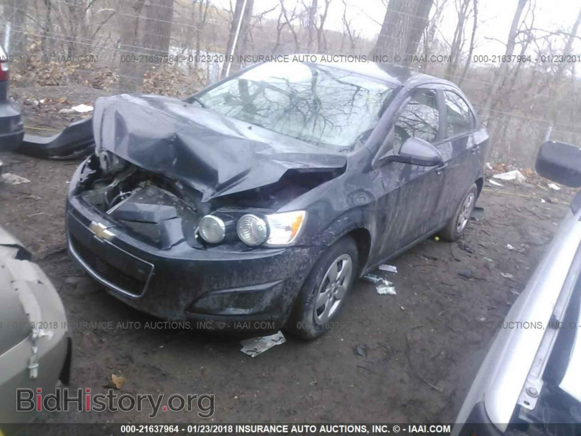 2014 Chevrolet Sonic - VIN: 1G1JA5SH2E4234960 - Photo 2