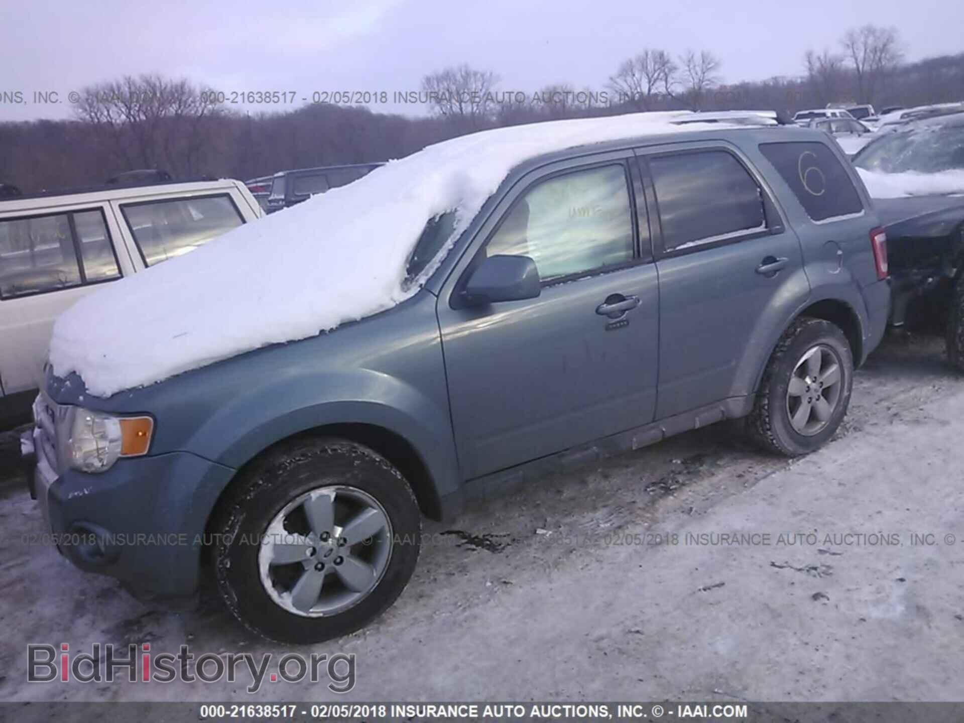2011 Ford Escape - VIN: 1FMCU0E75BKC10801 - Фото 2