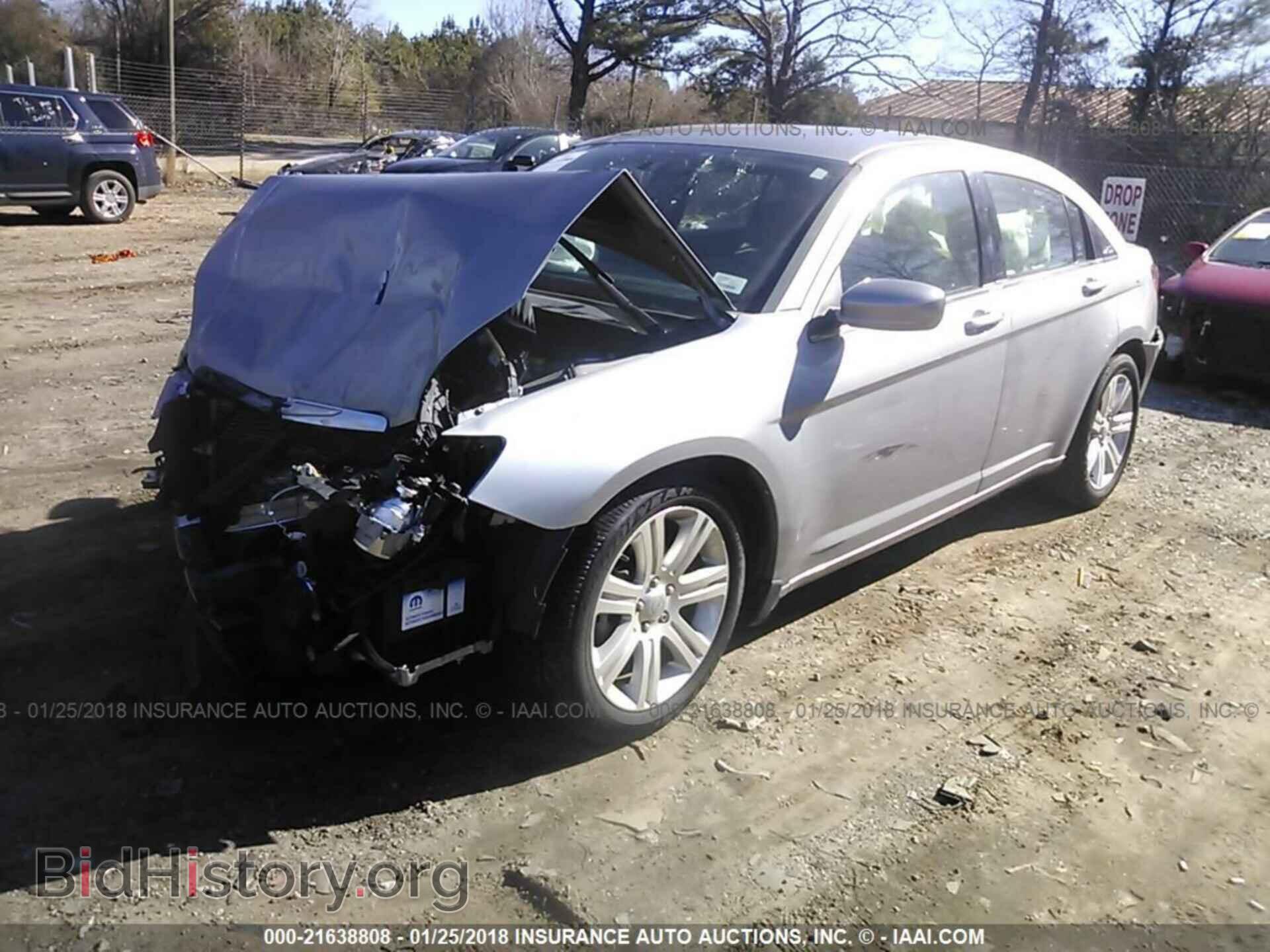 2013 Chrysler 200 - VIN: 1C3CCBAB8DN763395 - Photo 2