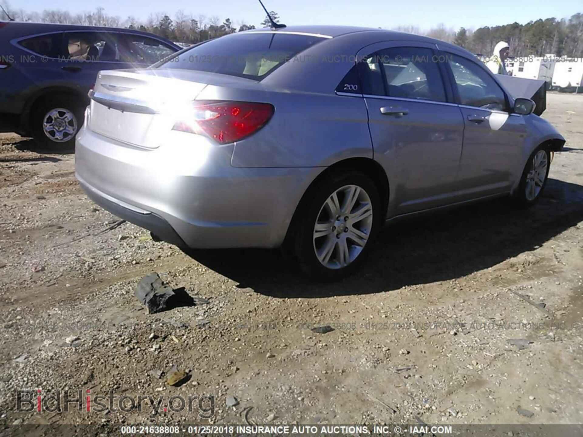 2013 Chrysler 200 - VIN: 1C3CCBAB8DN763395 - Photo 4