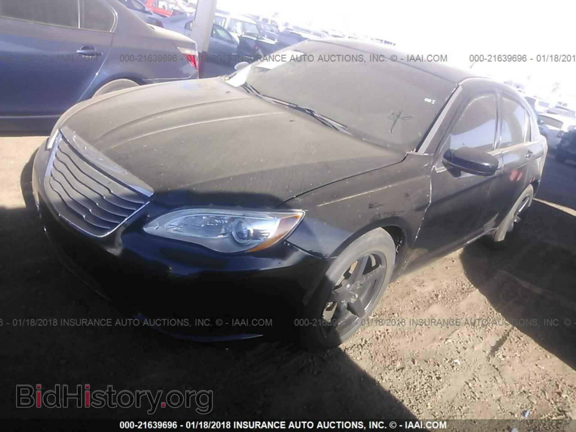 2013 Chrysler 200 - VIN: 1C3CCBBG4DN533802 - Фото 2