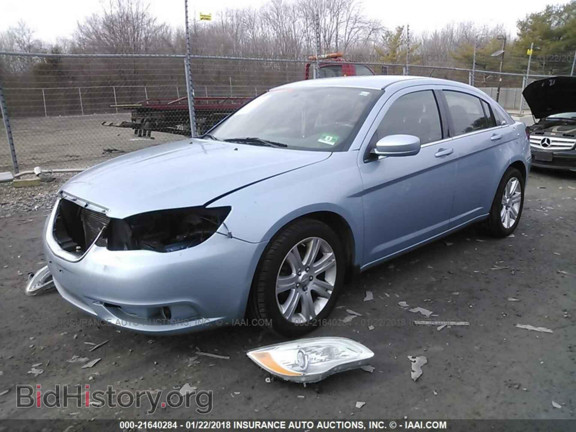 2012 Chrysler 200 - VIN: 1C3CCBBBXCN262747 - Photo 2