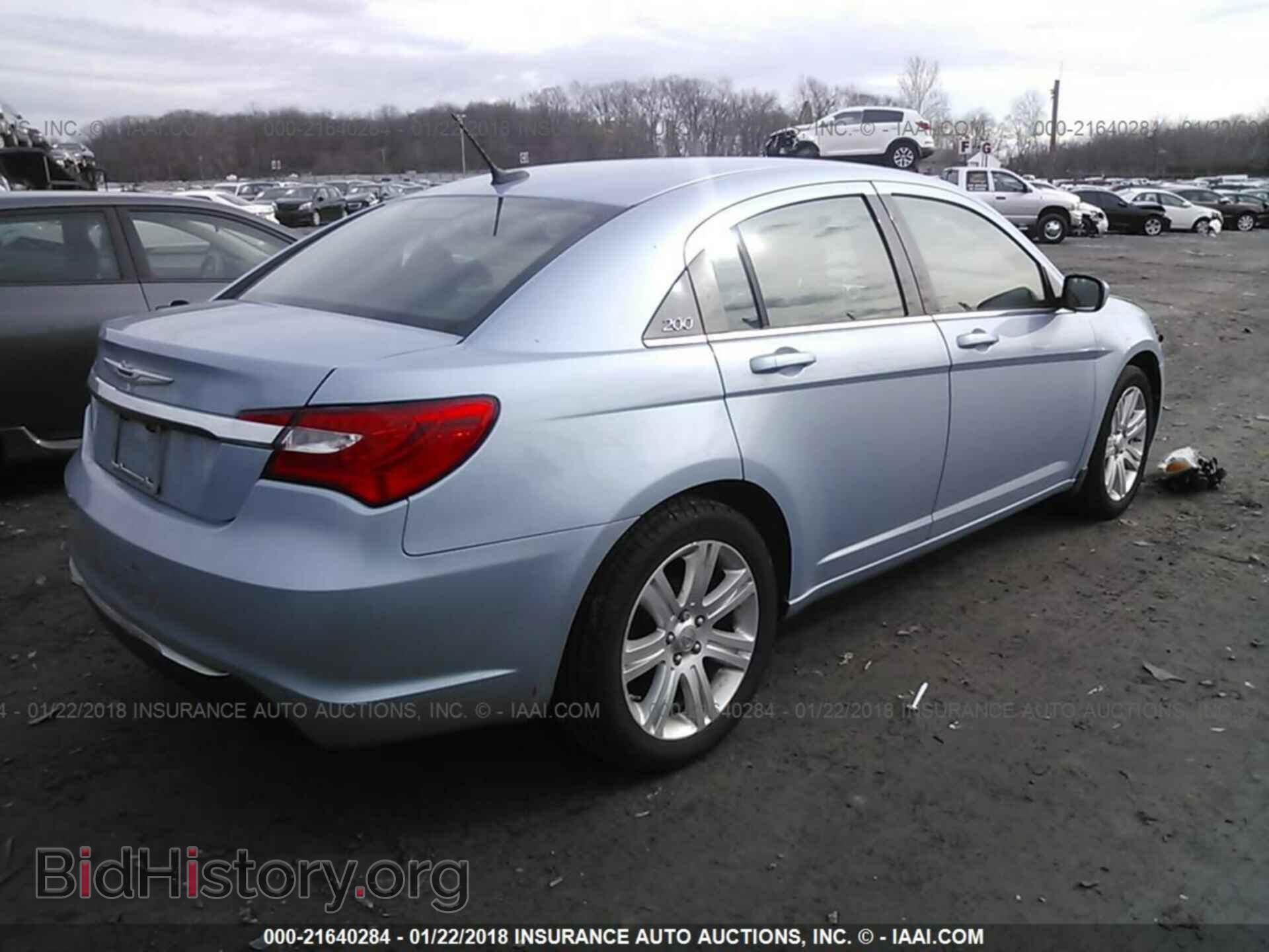 2012 Chrysler 200 - VIN: 1C3CCBBBXCN262747 - Photo 4