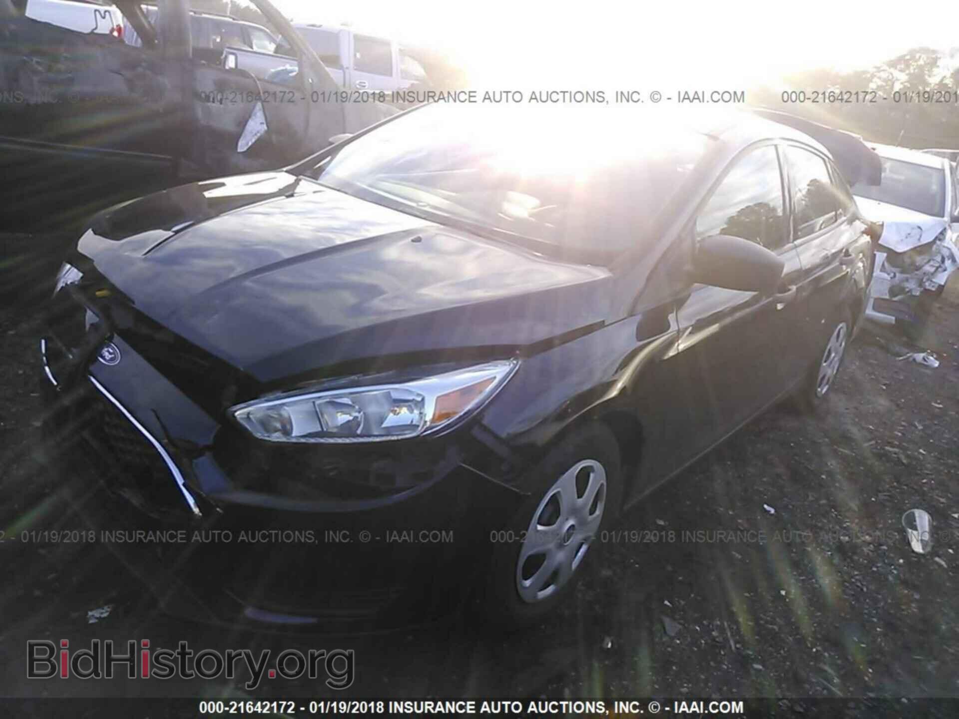 2017 Ford Focus - VIN: 1FADP3E24HL336341 - Photo 2