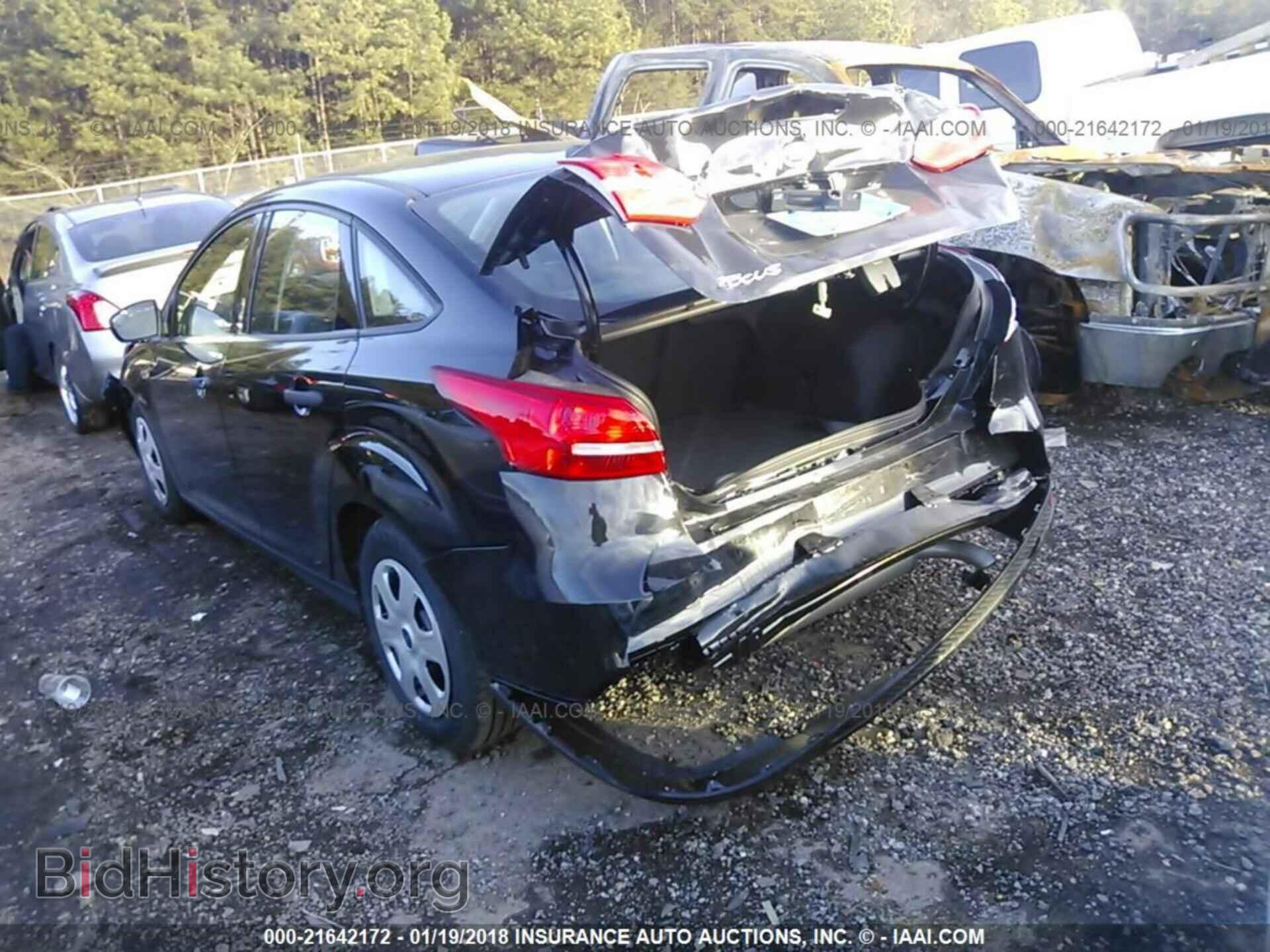 2017 Ford Focus - VIN: 1FADP3E24HL336341 - Photo 3
