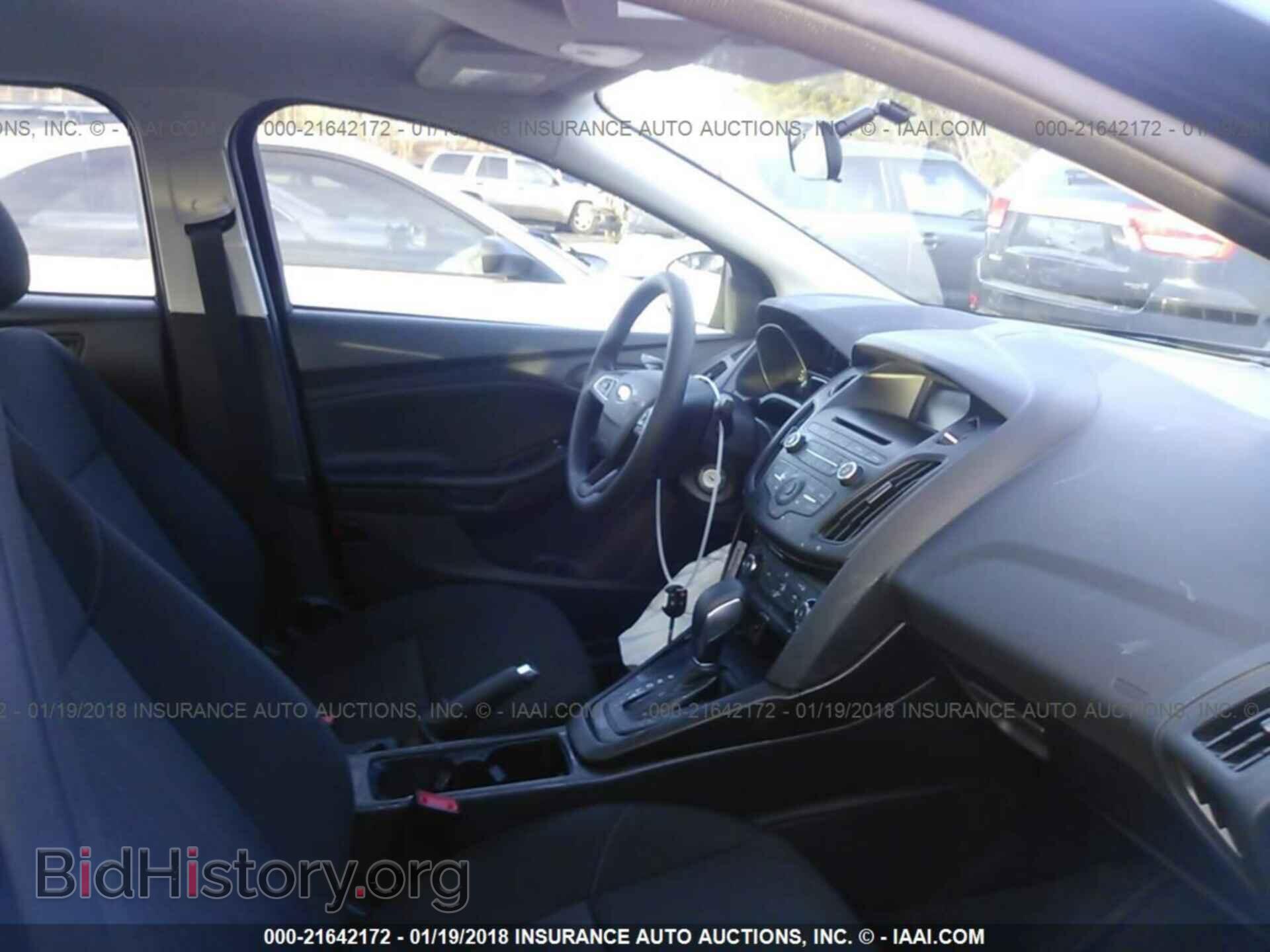 2017 Ford Focus - VIN: 1FADP3E24HL336341 - Photo 5