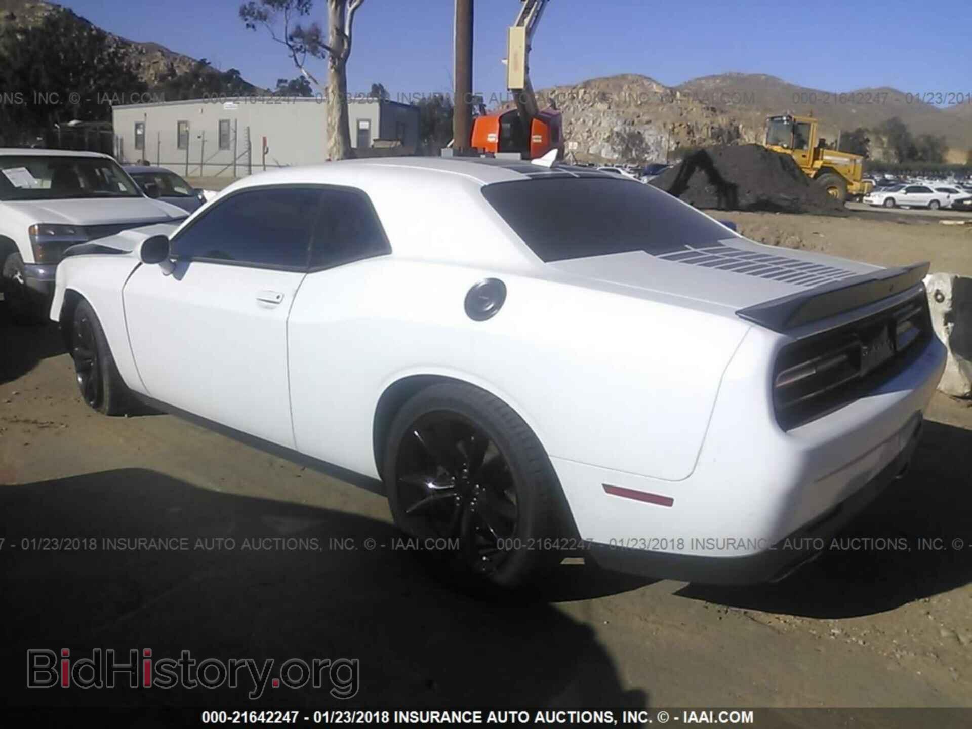 2016 Dodge Challenger - VIN: 2C3CDZAG1GH249547 - Photo 3
