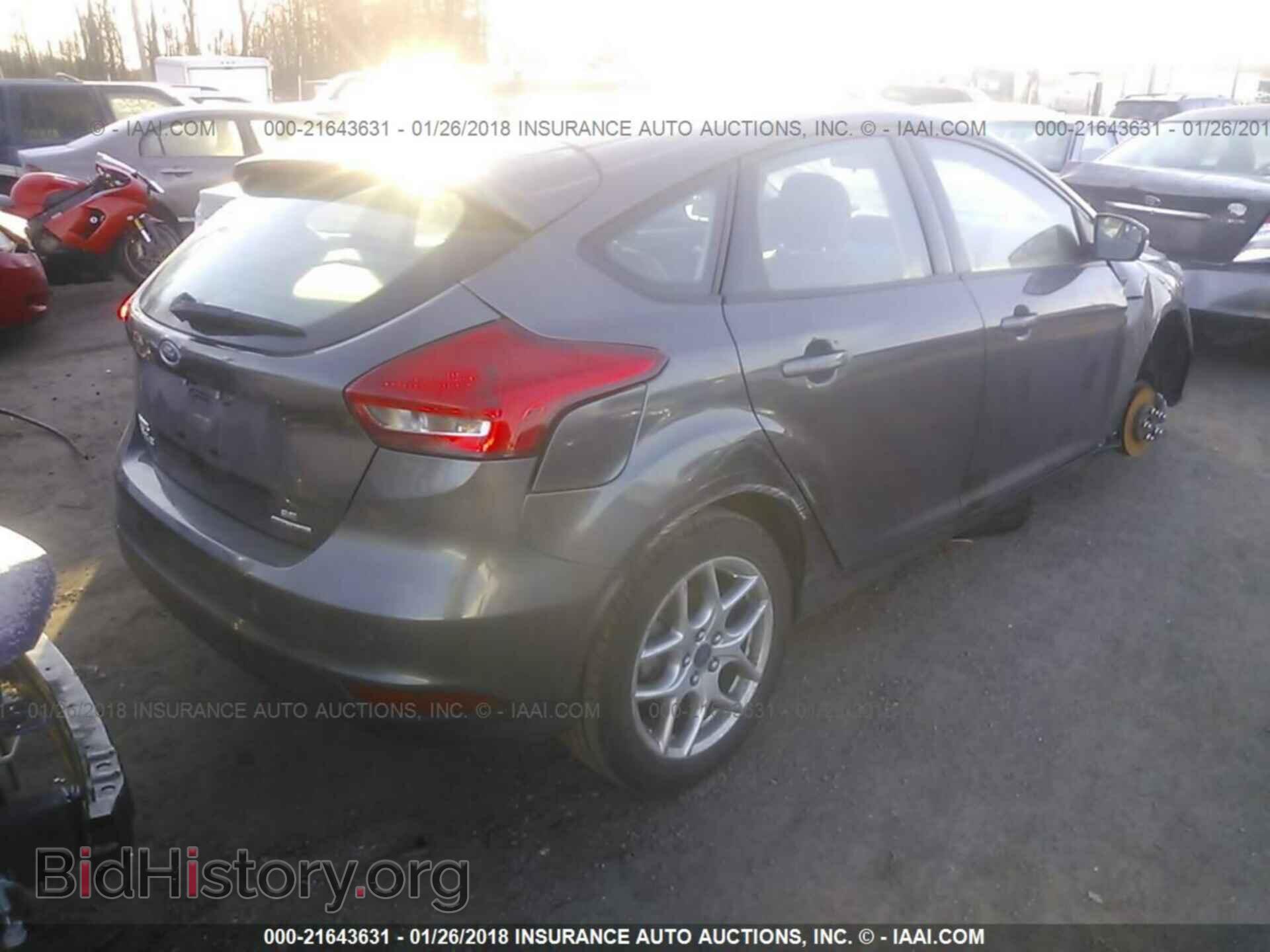 2015 Ford Focus - VIN: 1FADP3K27FL382411 - Photo 4
