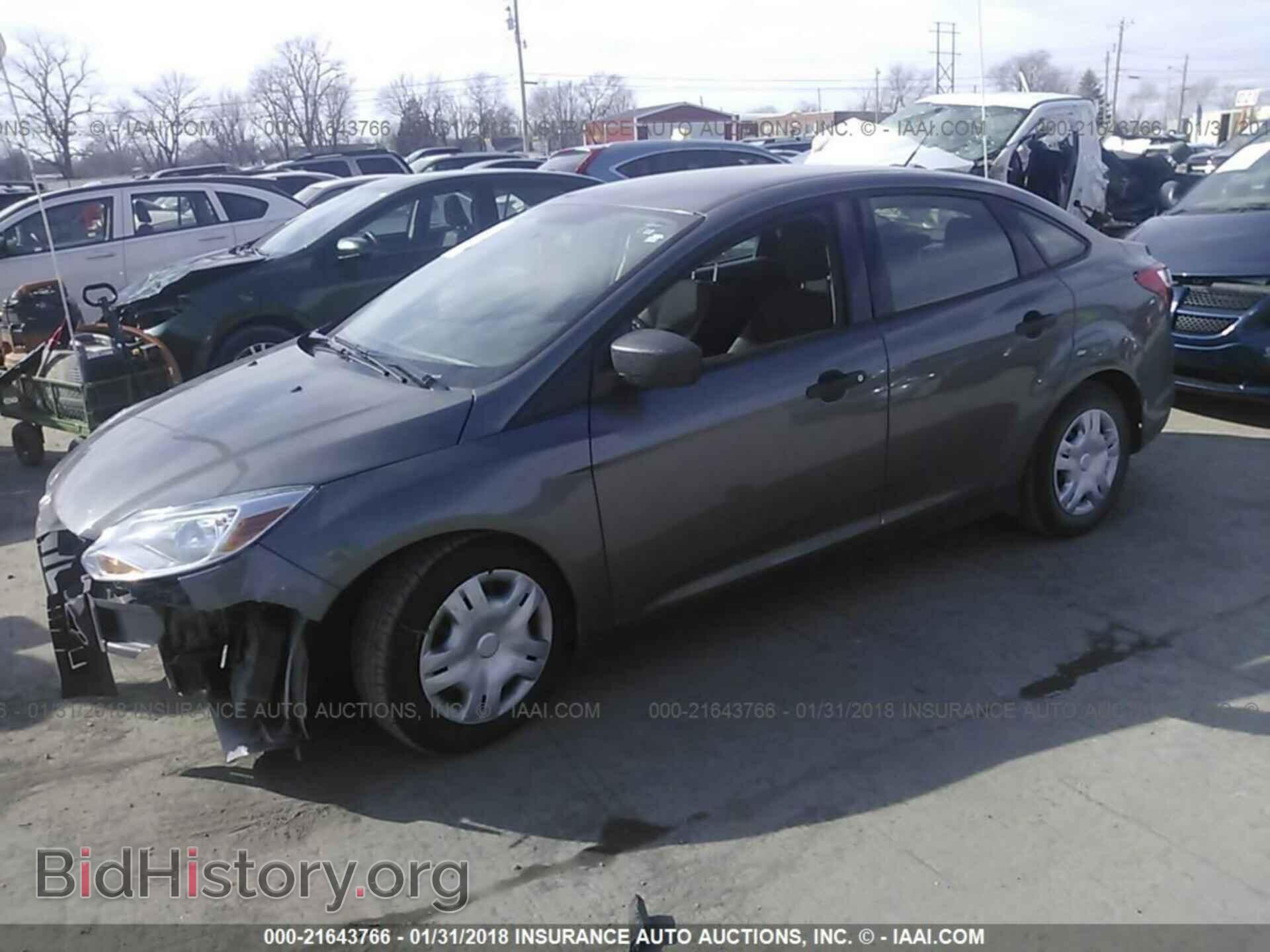 2012 Ford Focus - VIN: 1FAHP3E29CL194157 - Photo 2