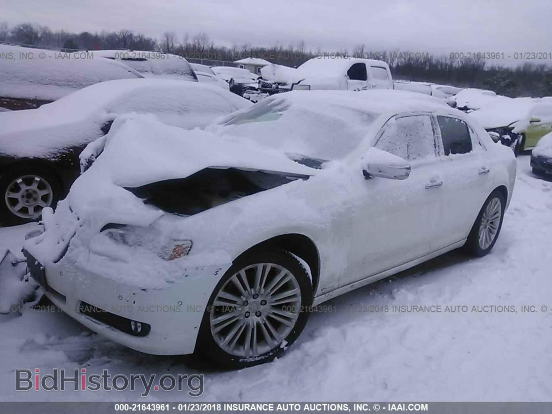 2011 Chrysler 300c - VIN: 2C3CA6CT6BH599394 - Фото 2