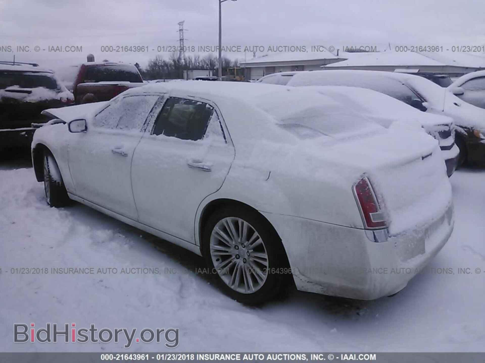 2011 Chrysler 300c - VIN: 2C3CA6CT6BH599394 - Фото 3