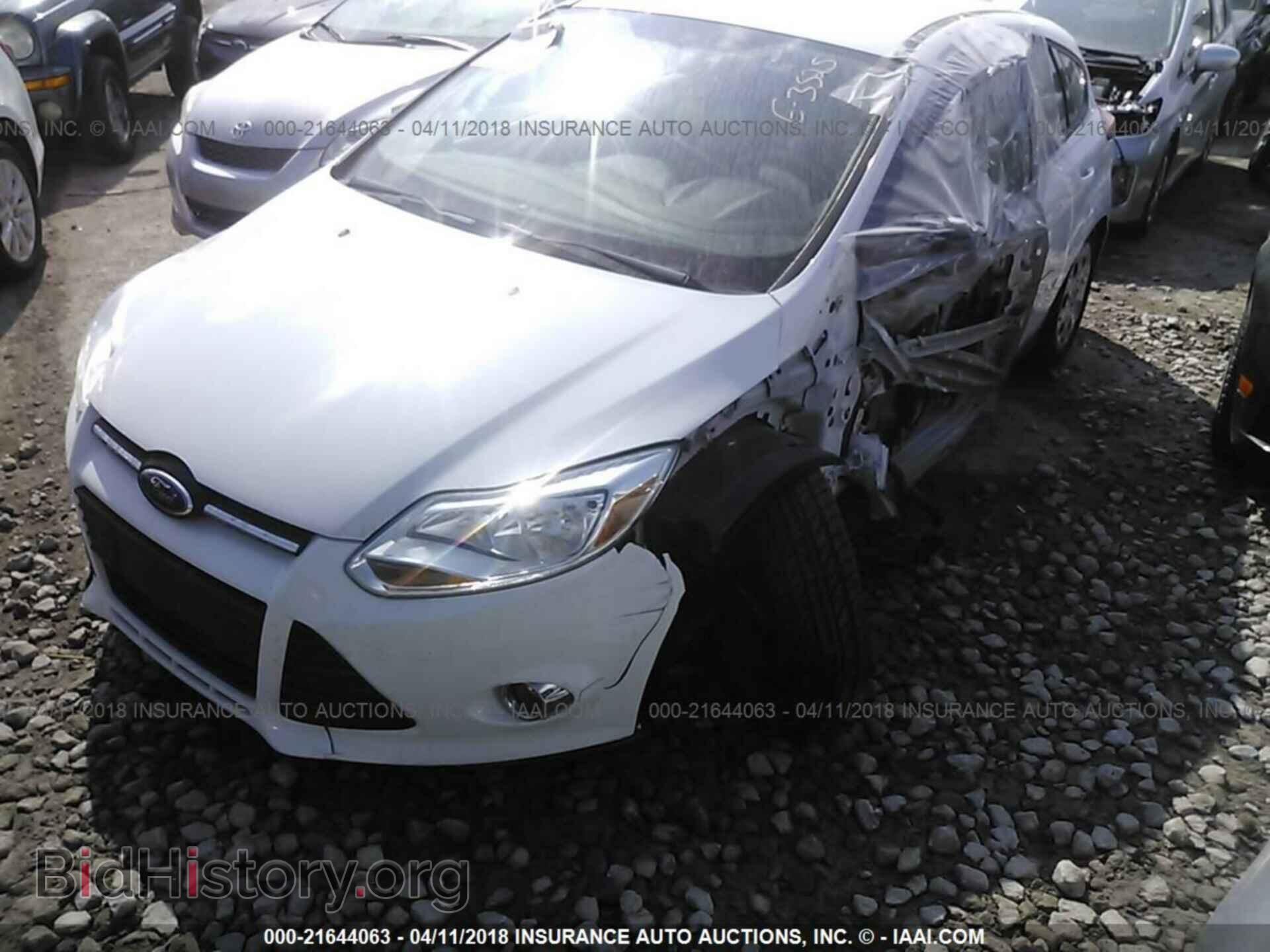 2012 Ford Focus - VIN: 1FAHP3K27CL289059 - Photo 2