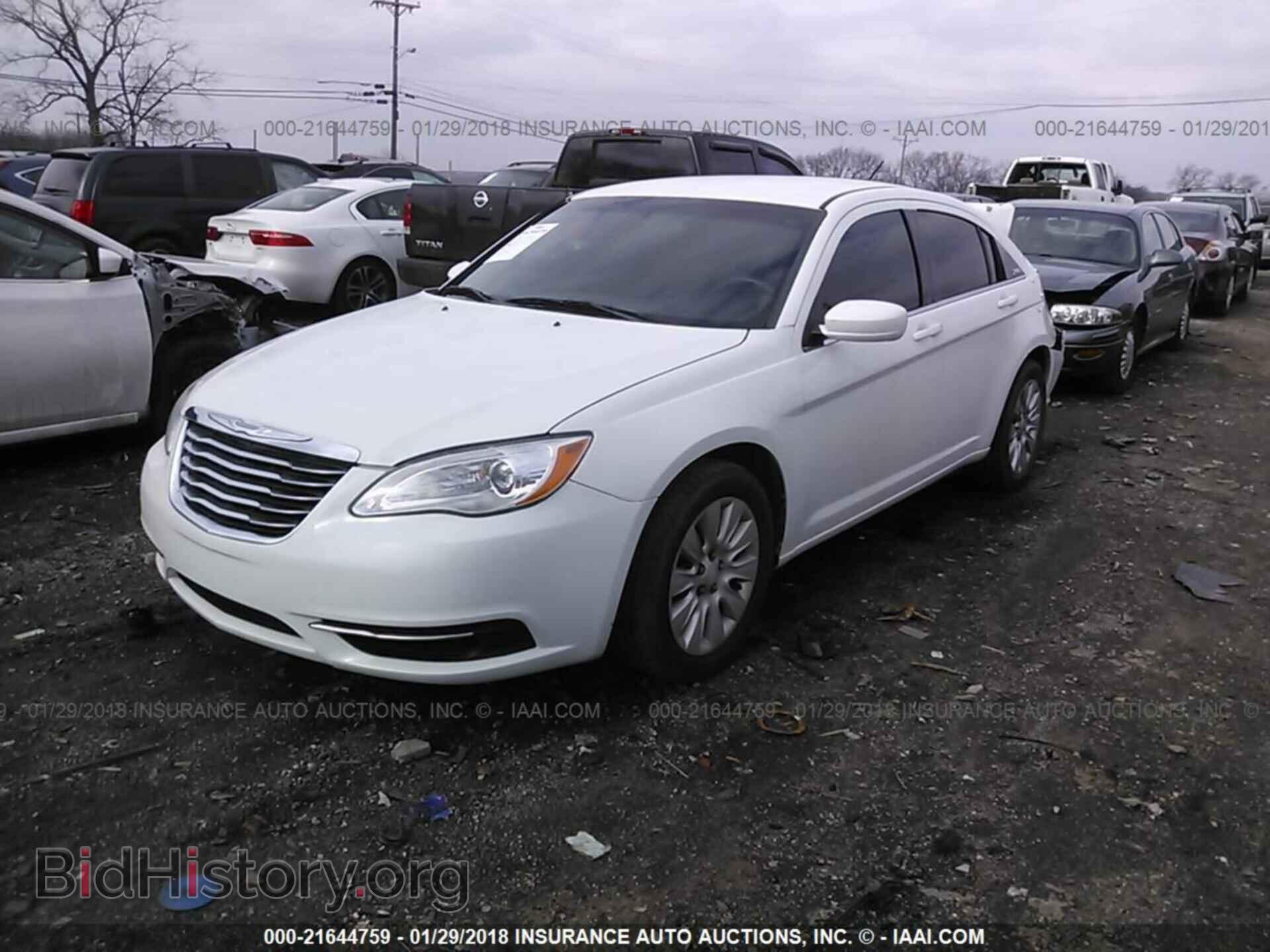 2014 Chrysler 200 - VIN: 1C3CCBAB3EN141675 - Photo 2