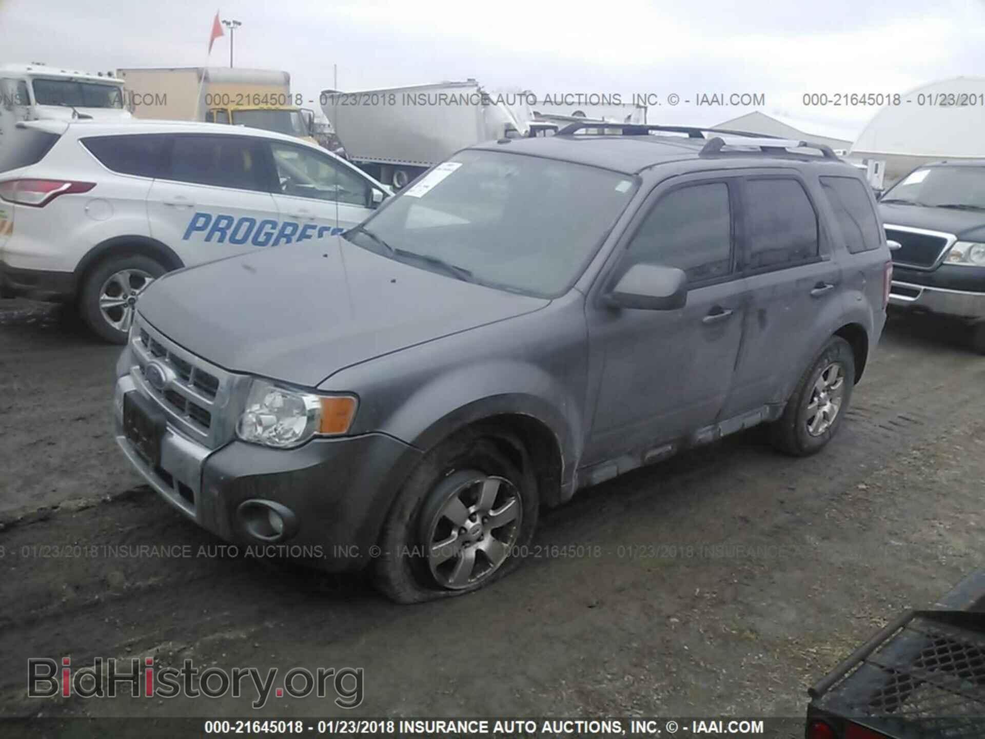 2011 Ford Escape - VIN: 1FMCU0EG2BKC05717 - Photo 2