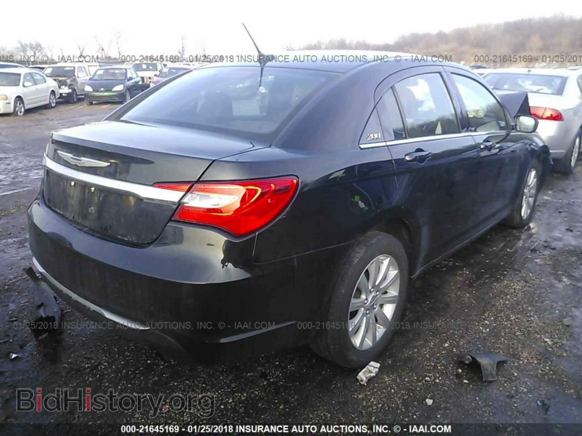 2013 Chrysler 200 - VIN: 1C3CCBBB7DN577085 - Photo 4