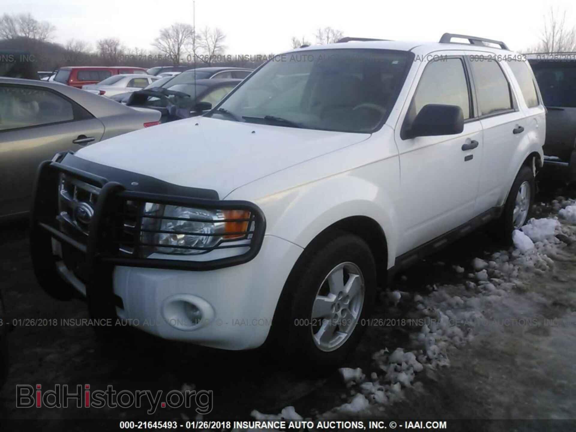 2012 Ford Escape - VIN: 1FMCU9DG1CKB34520 - Photo 2