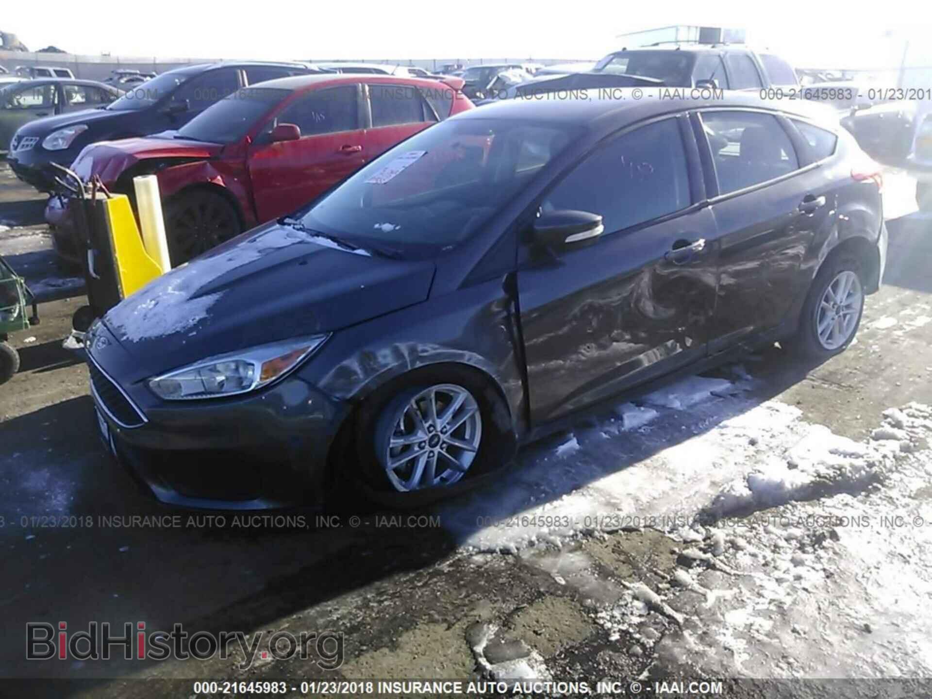 2016 Ford Focus - VIN: 1FADP3K27GL221090 - Фото 2