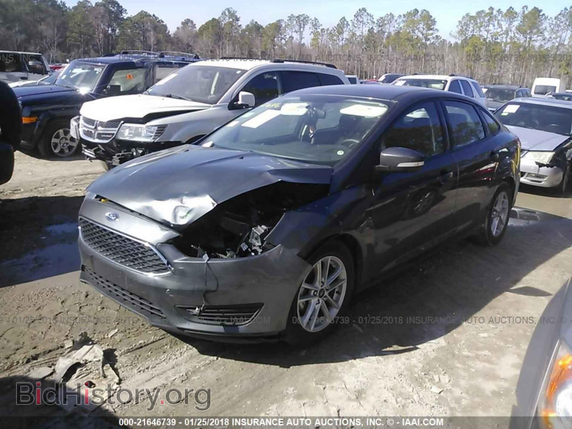 2017 Ford Focus - VIN: 1FADP3F29HL256726 - Photo 2
