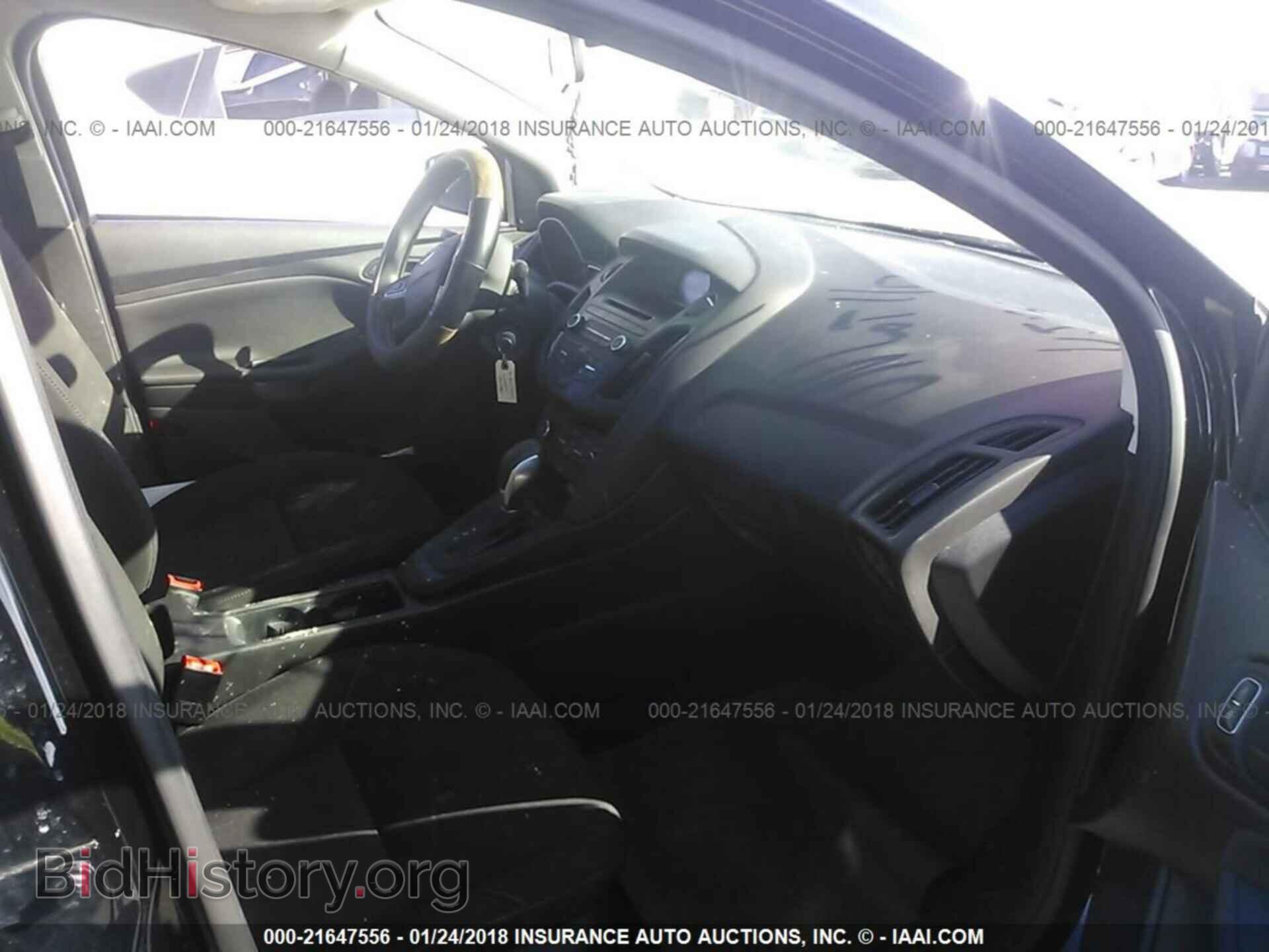 2016 Ford Focus - VIN: 1FADP3E22GL280074 - Photo 5