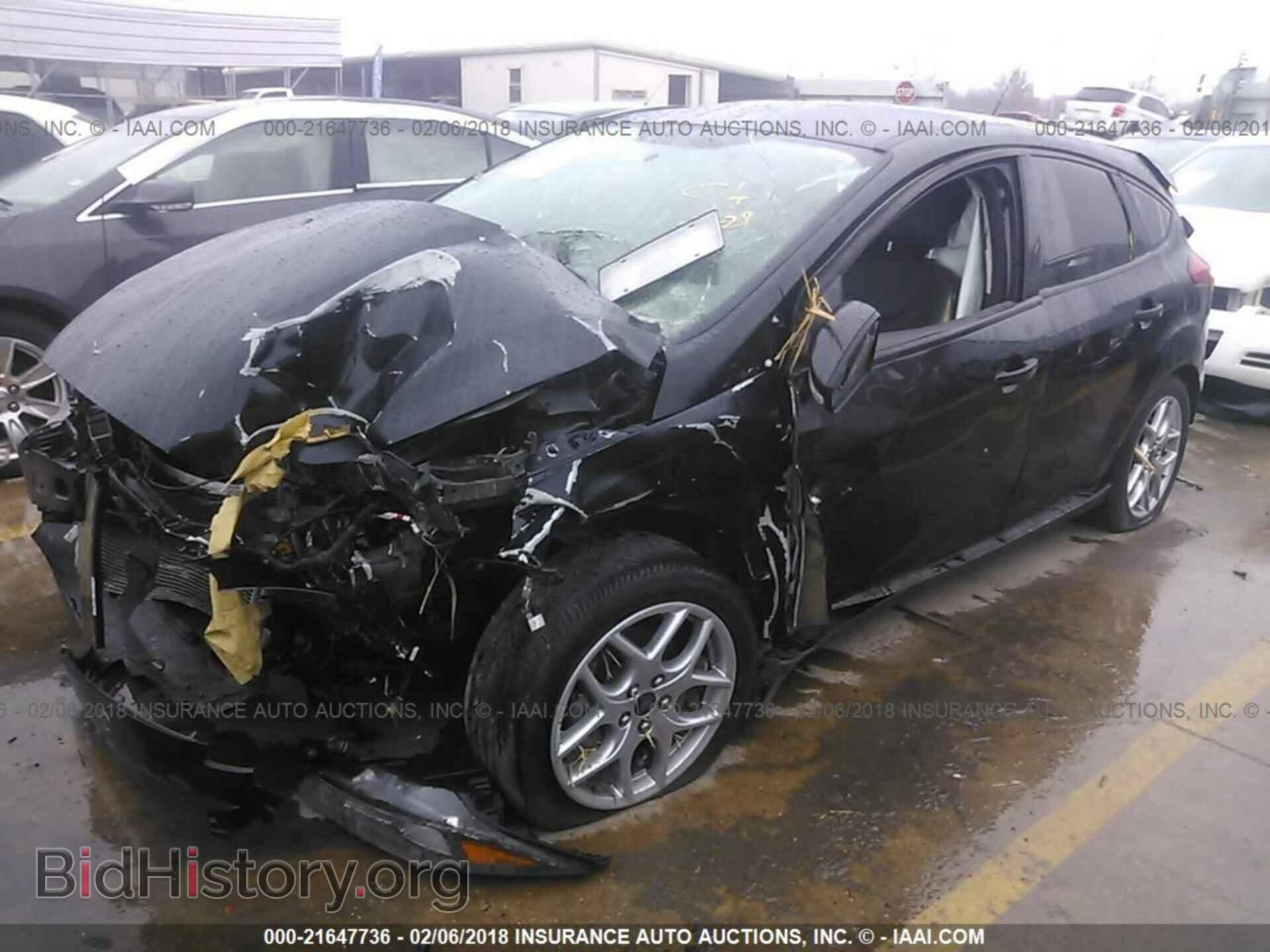 2015 Ford Focus - VIN: 1FADP3K25FL374663 - Photo 2