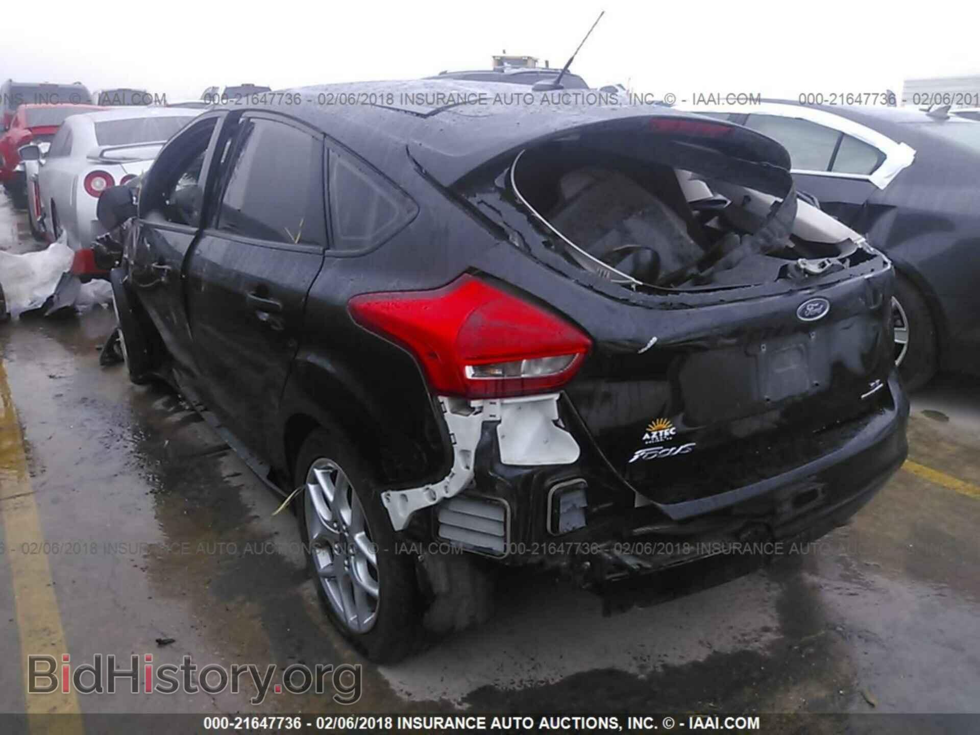 2015 Ford Focus - VIN: 1FADP3K25FL374663 - Photo 3