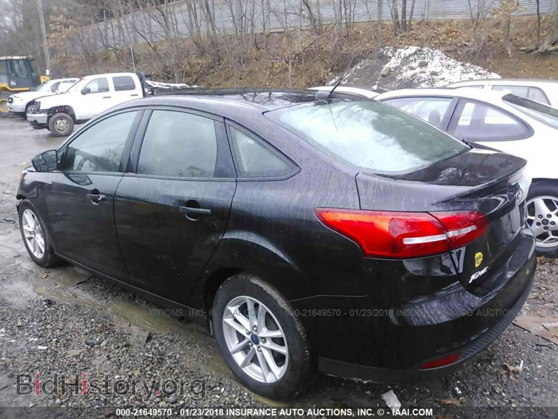 2015 Ford Focus - VIN: 1FADP3F2XFL346500 - Photo 3