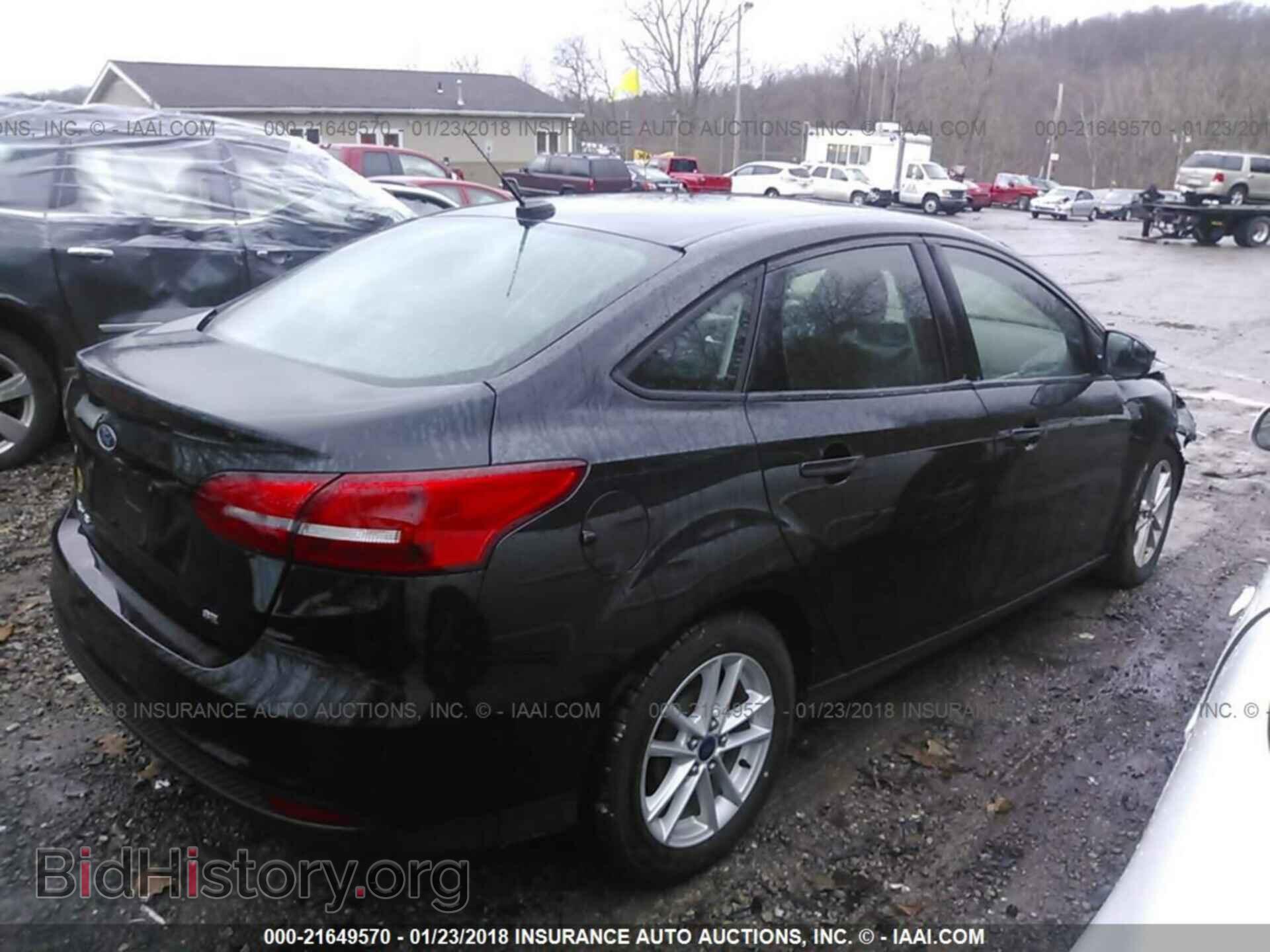 2015 Ford Focus - VIN: 1FADP3F2XFL346500 - Photo 4