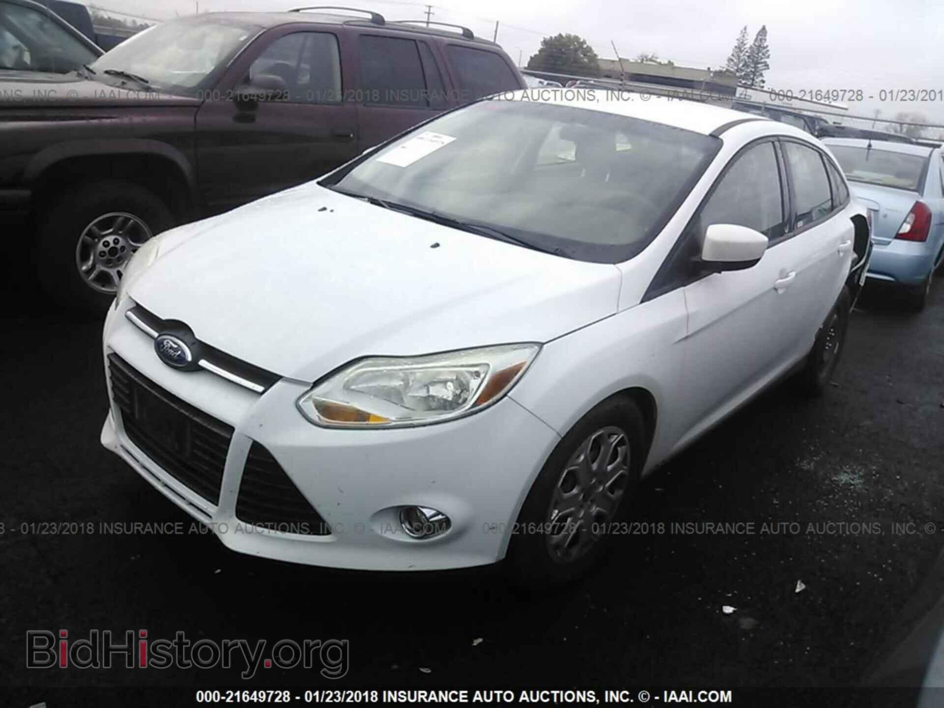 2012 Ford Focus - VIN: 1FAHP3F24CL202034 - Photo 2
