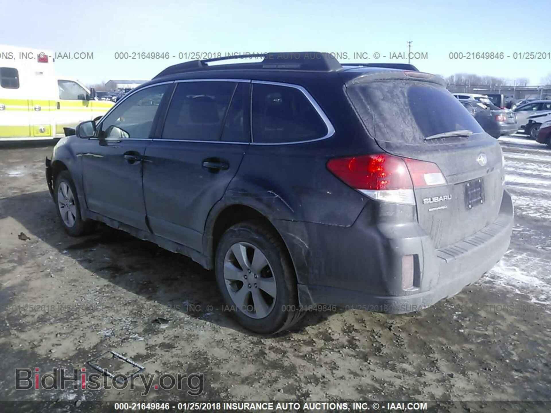 2011 Subaru Outback - VIN: 4S4BRBCC0B3352346 - Фото 3