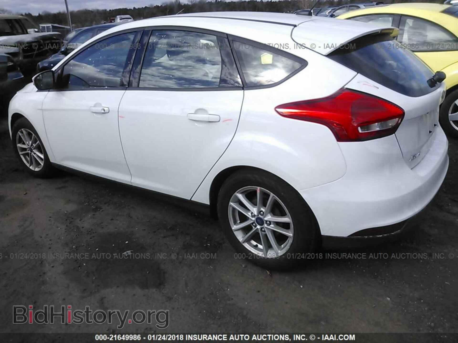 2016 Ford Focus - VIN: 1FADP3K28GL357079 - Photo 3