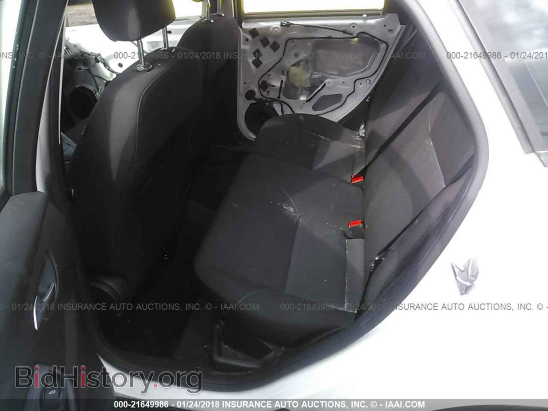 2016 Ford Focus - VIN: 1FADP3K28GL357079 - Photo 8