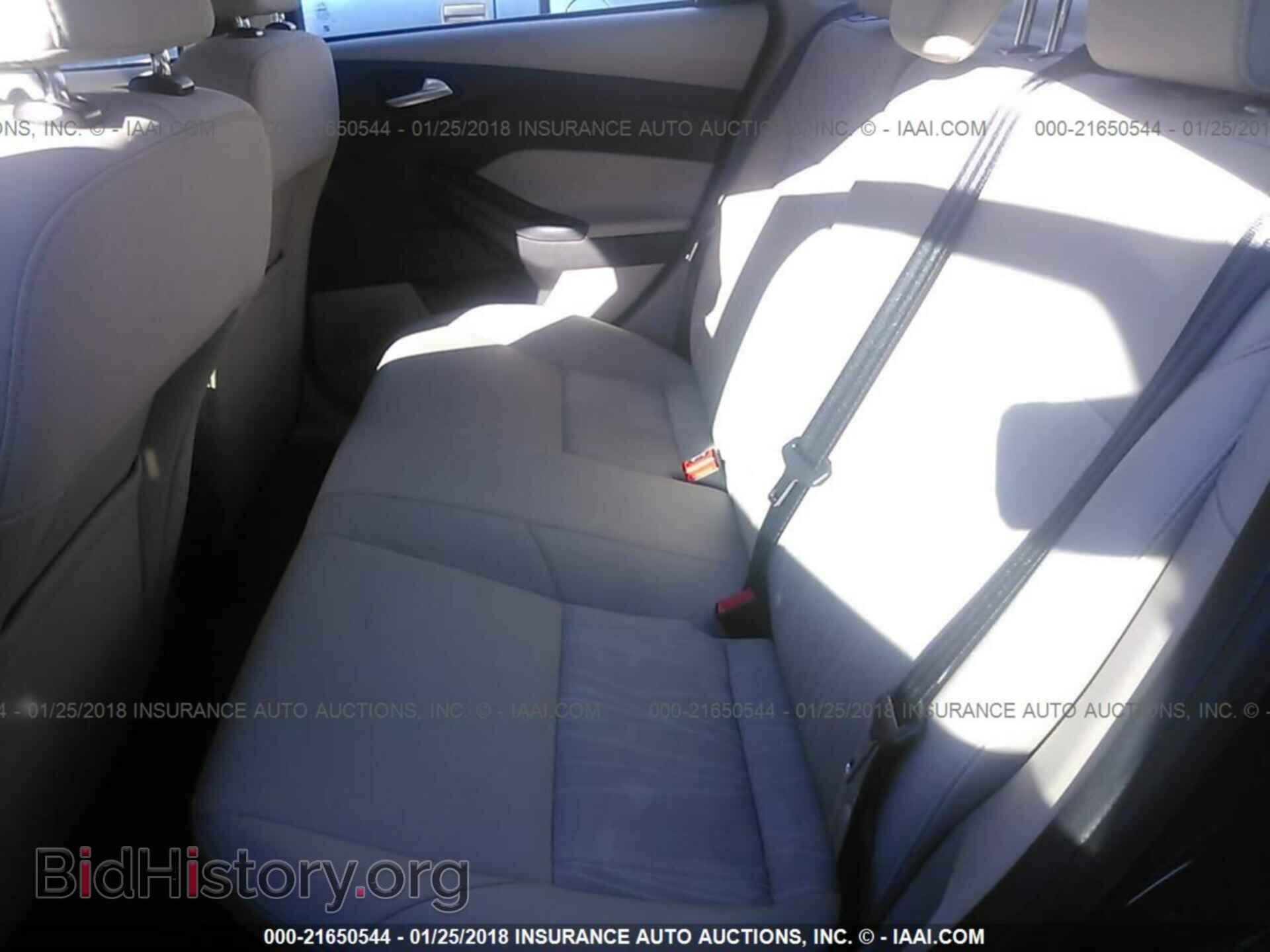 2016 Ford Focus - VIN: 1FADP3F29GL228617 - Photo 8