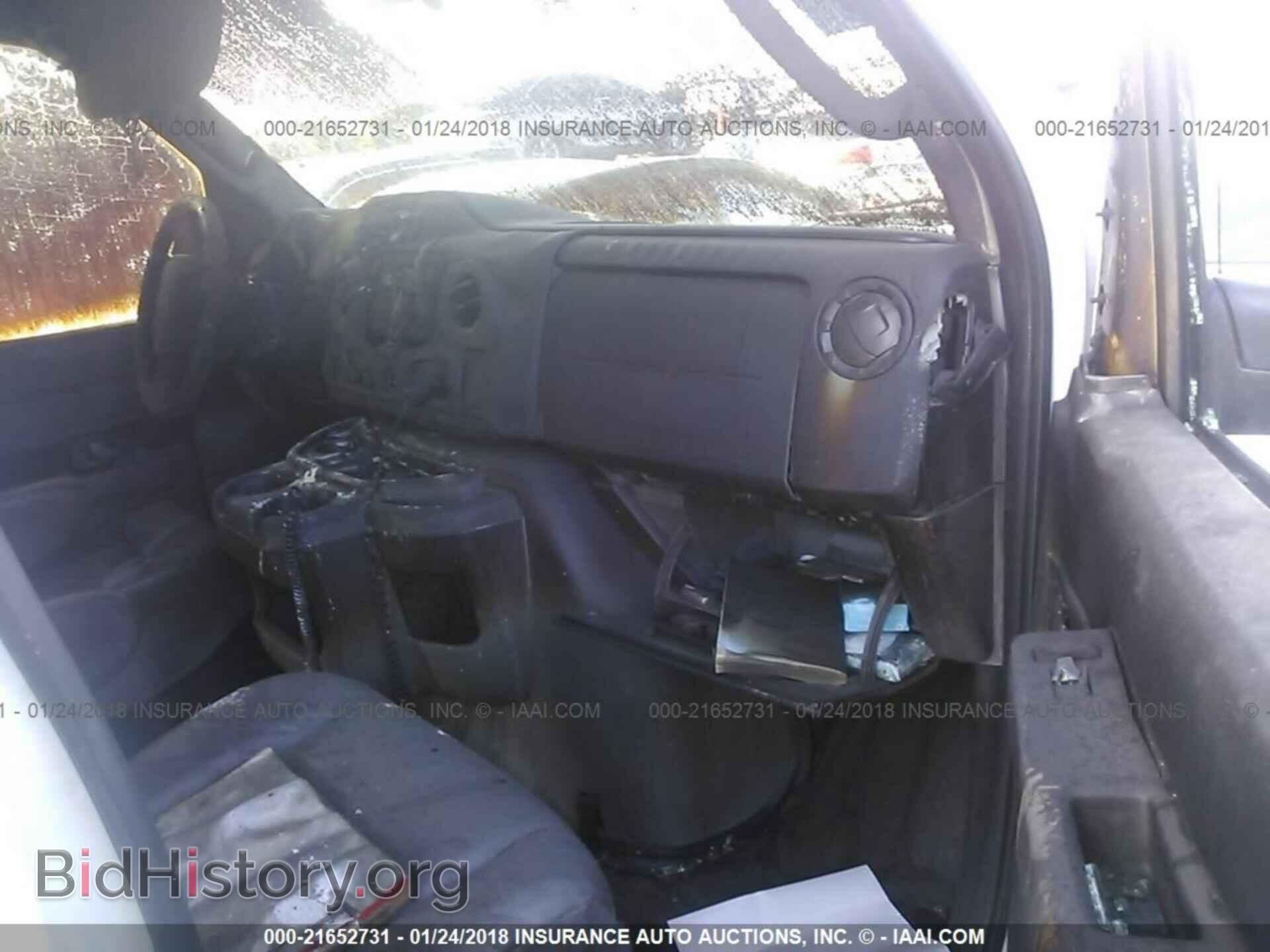 2011 Ford Econoline - VIN: 1FTNE2EW8BDB19099 - Photo 5