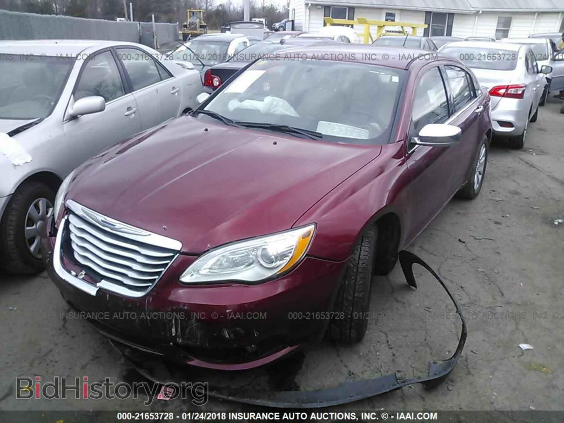 2013 Chrysler 200 - VIN: 1C3CCBCG3DN524832 - Фото 2