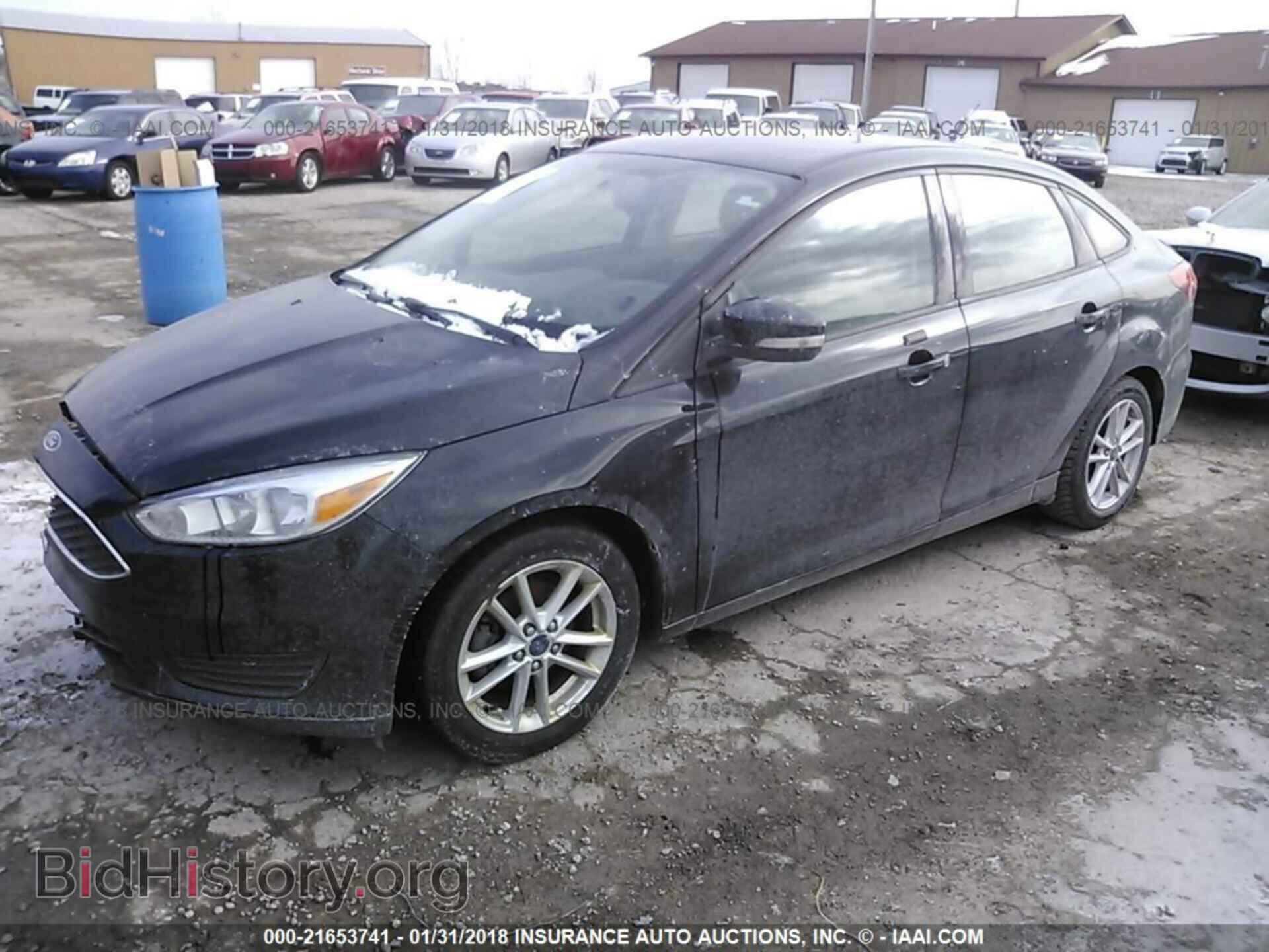 2016 Ford Focus - VIN: 1FADP3F25GL359284 - Photo 2