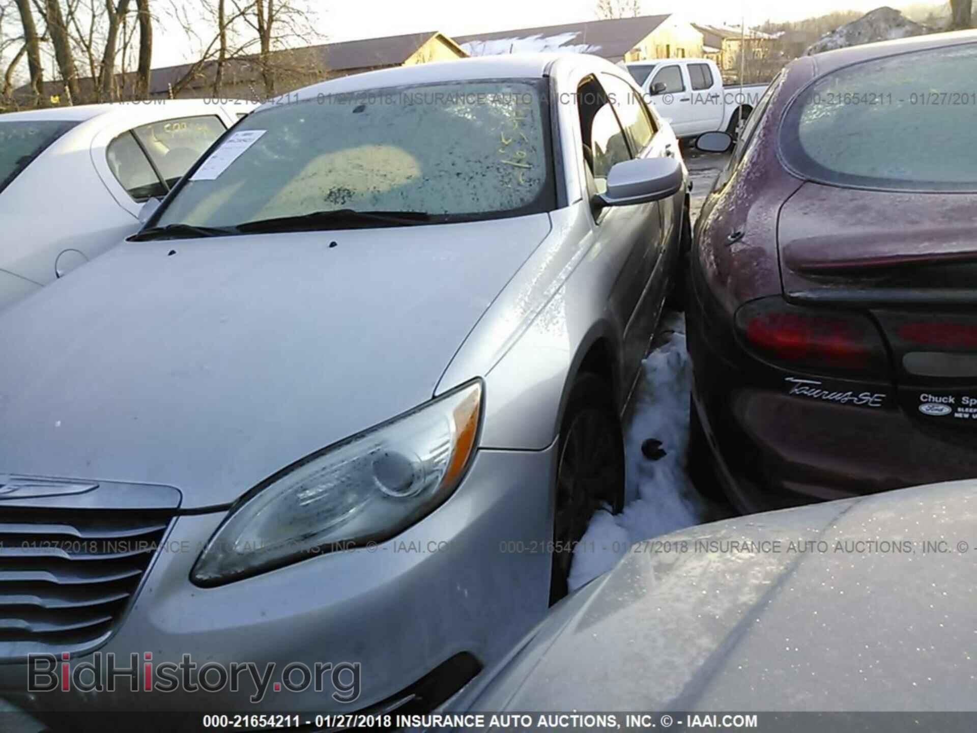 2012 Chrysler 200 - VIN: 1C3CCBBB2CN190944 - Фото 2
